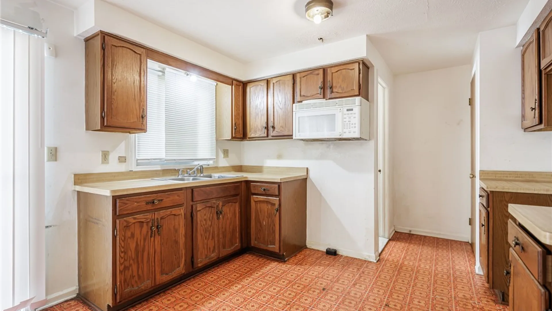 Property at 176 Villa St, Rochester, NY 14606 24