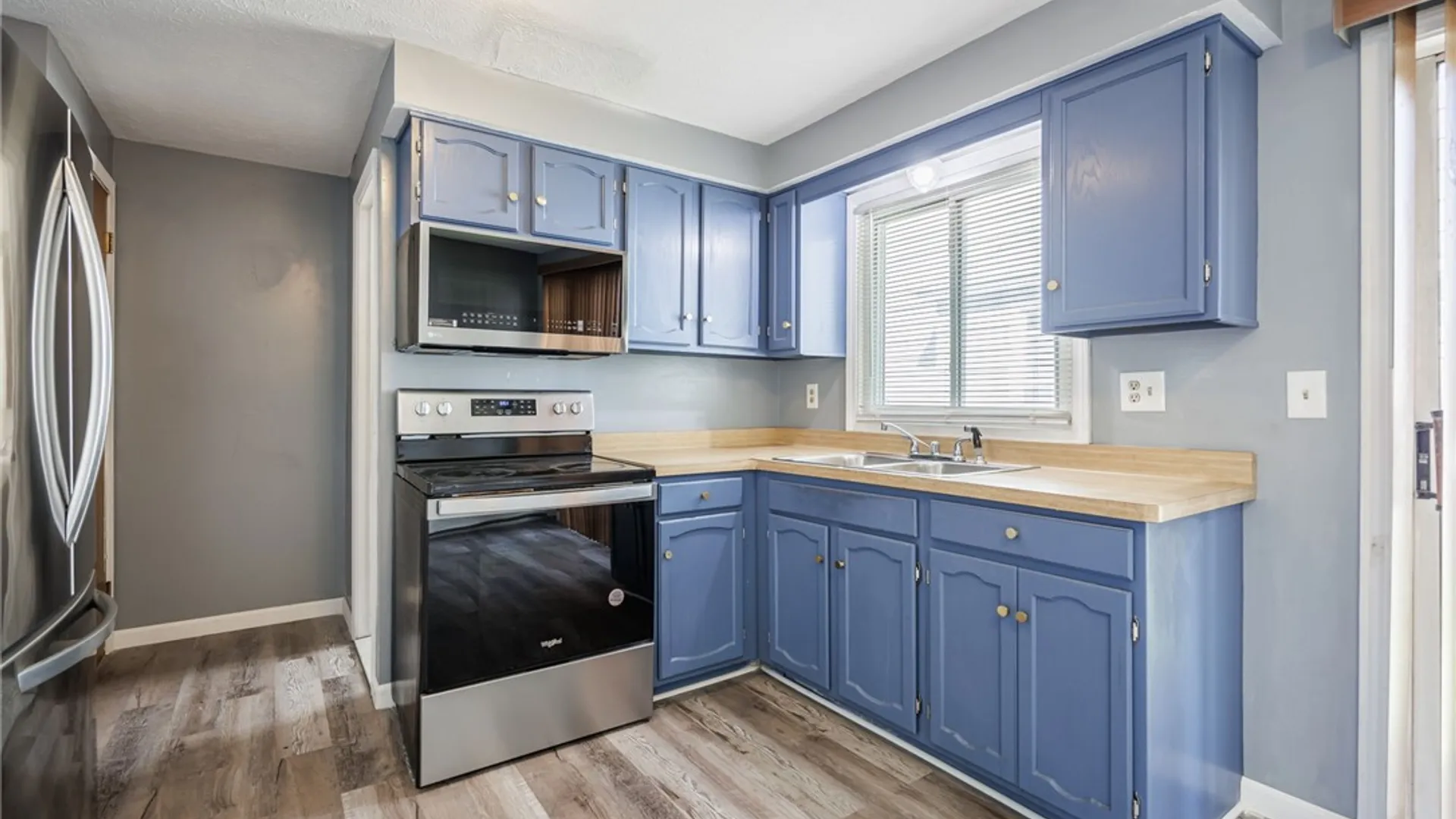 Property at 176 Villa St, Rochester, NY 14606 7