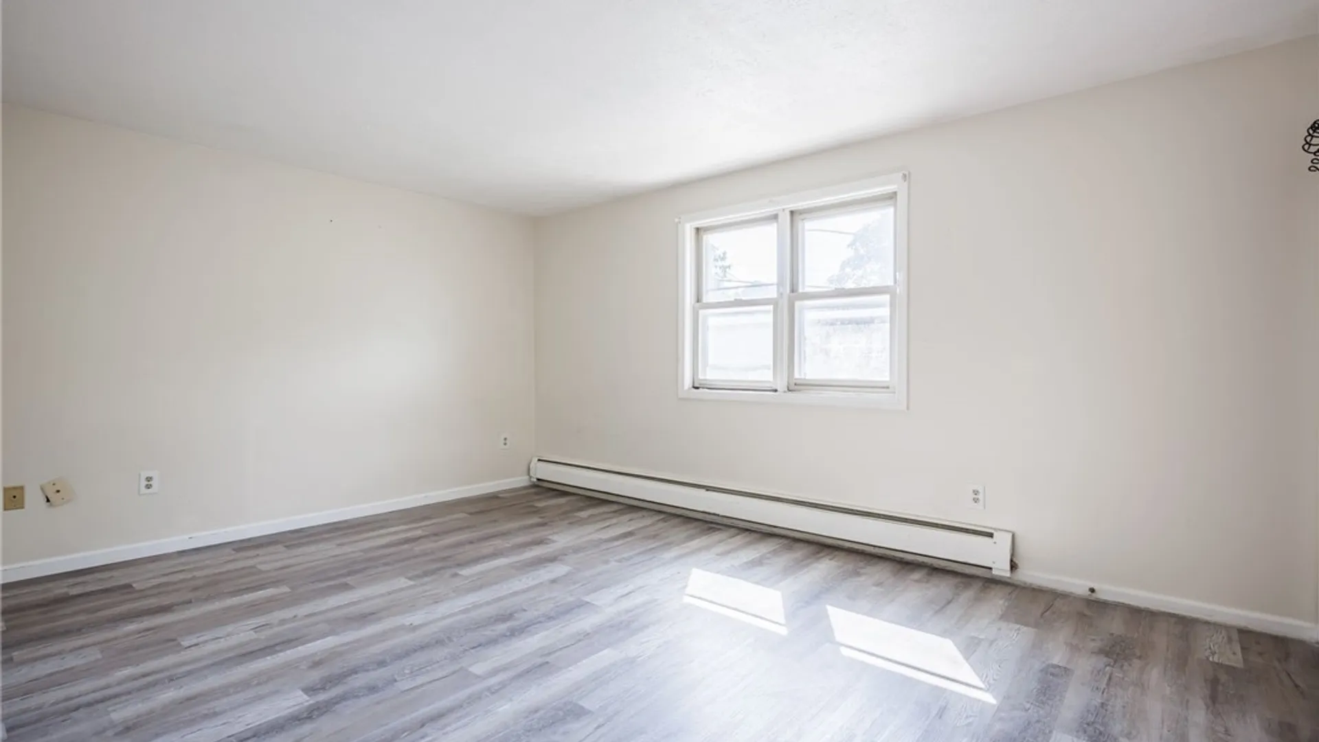 Property at 176 Villa St, Rochester, NY 14606 16