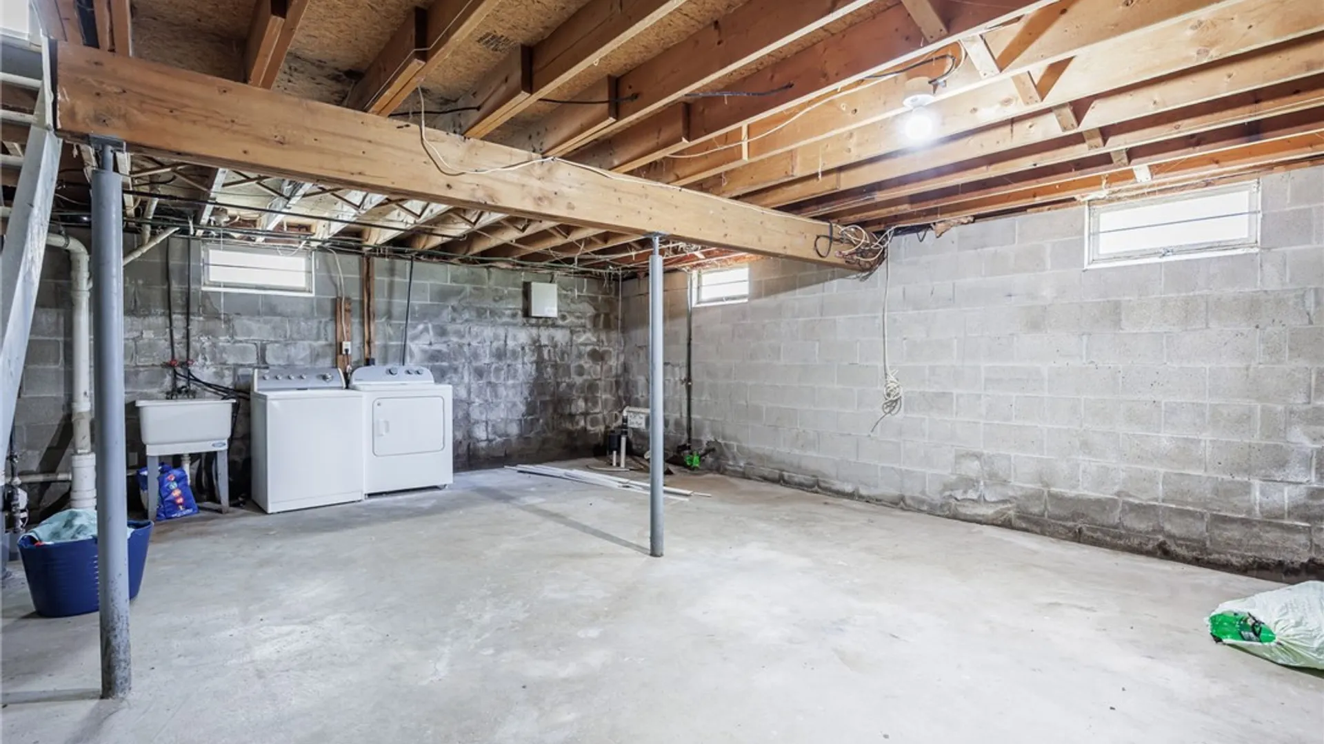 Property at 176 Villa St, Rochester, NY 14606 17