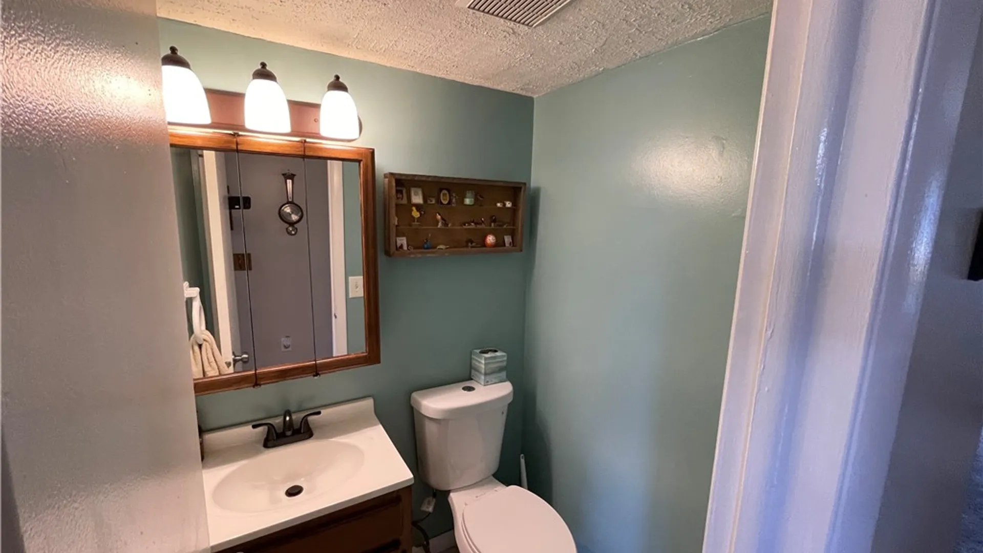 Property at 164 Parkwood Lane, Parma, NY 14468 13