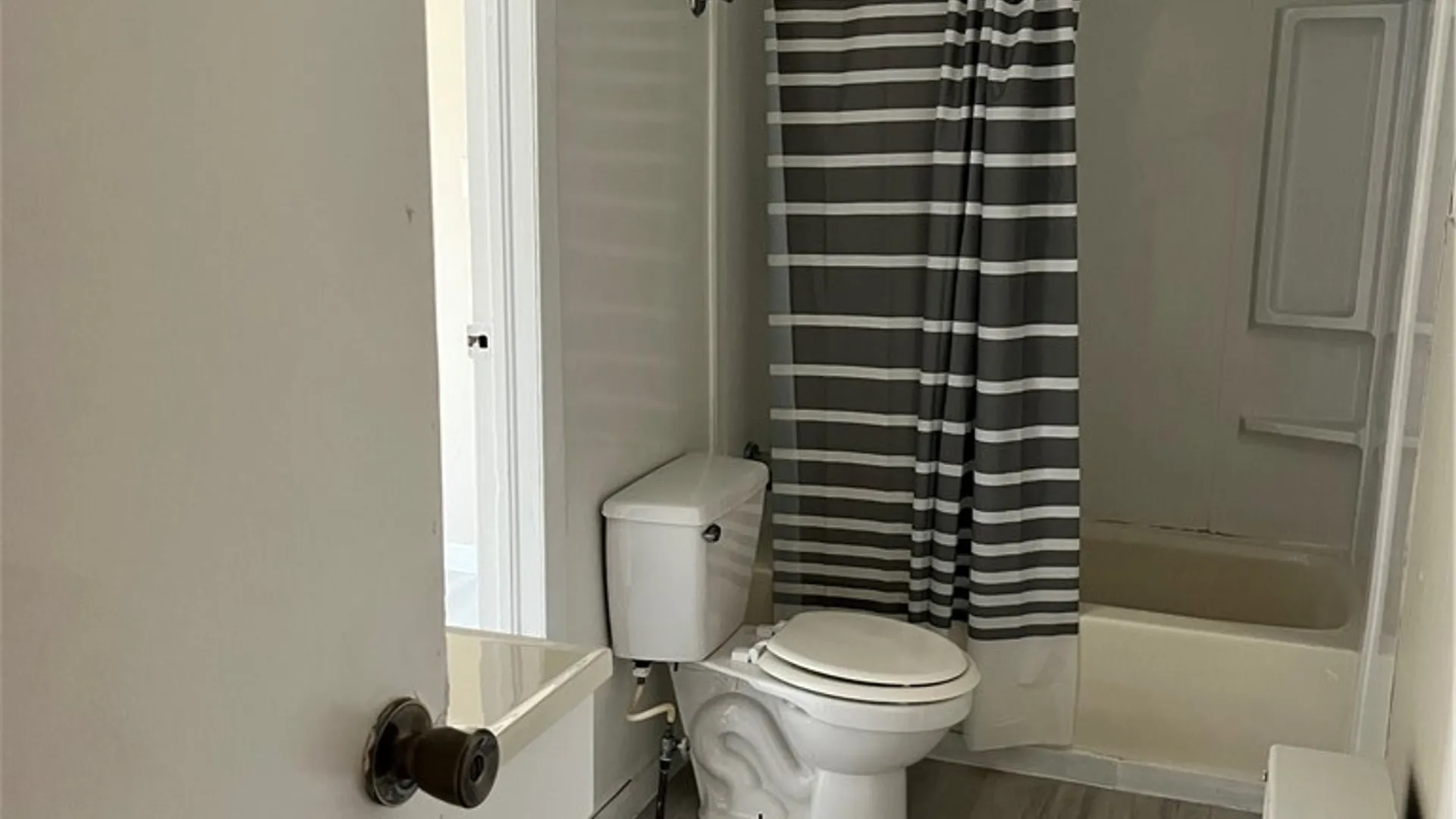 Property at 77 Cleveland Avenue, Elmira, NY 14905 4