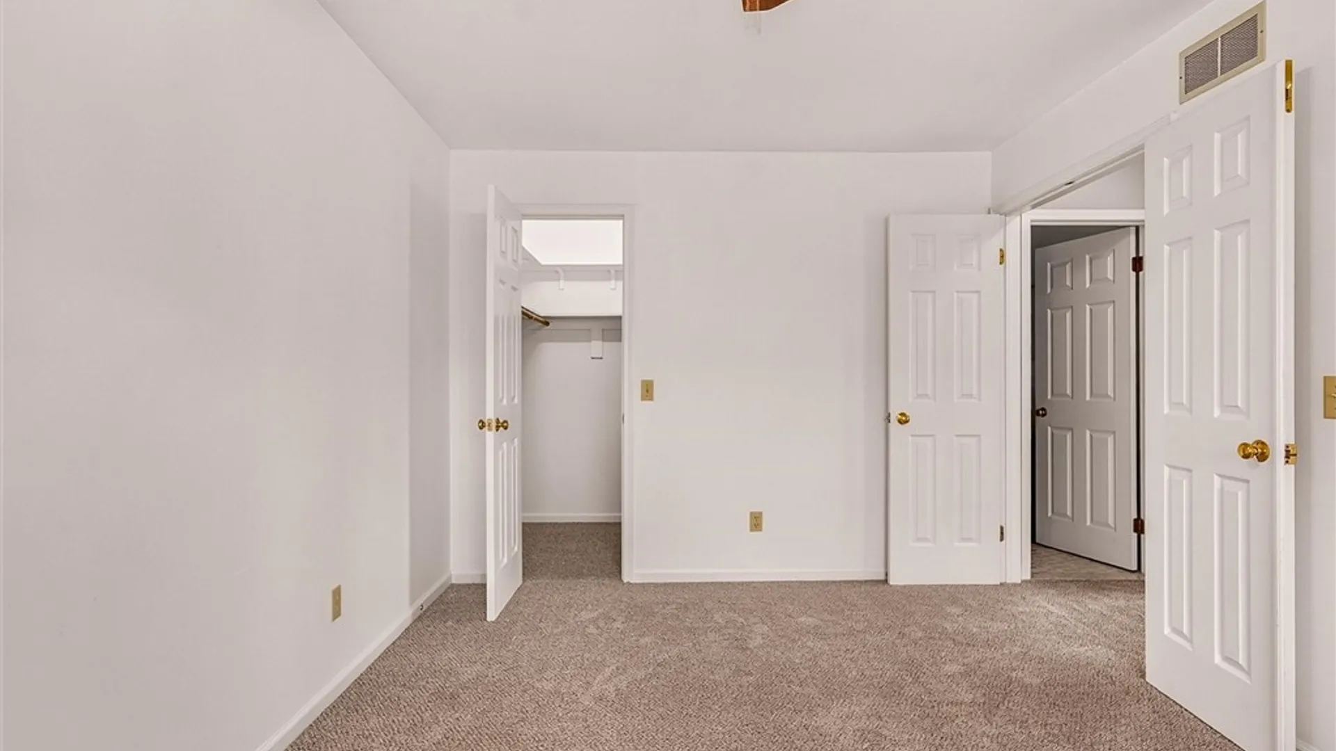 Property at 530 Eastbrooke Lane, Brighton, NY 14618 18