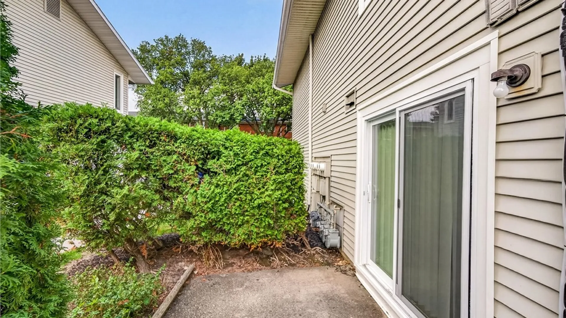 Property at 530 Eastbrooke Lane, Brighton, NY 14618 21