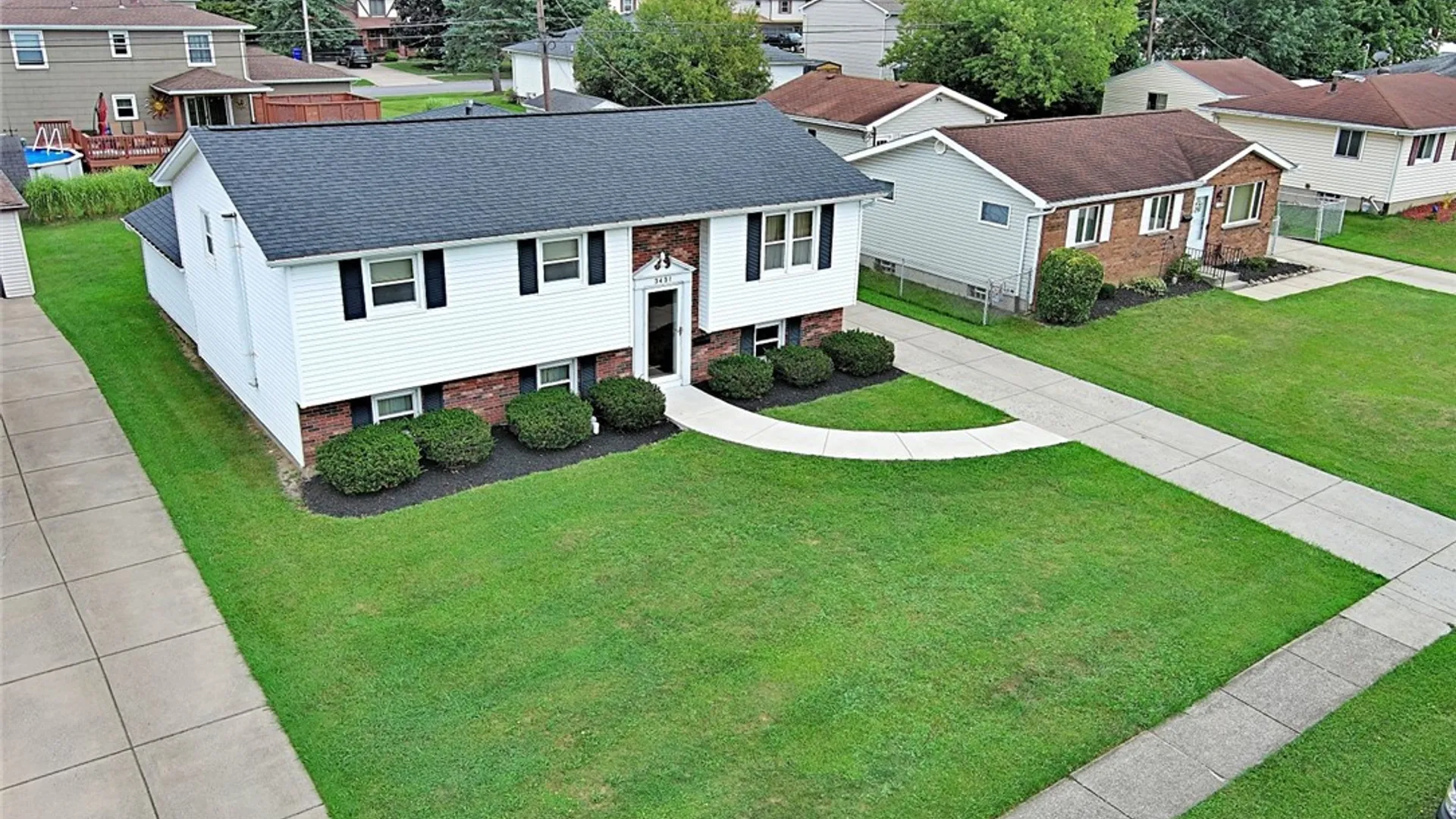Property at 3431 Bethford Drive, Hamburg, NY 14219 5