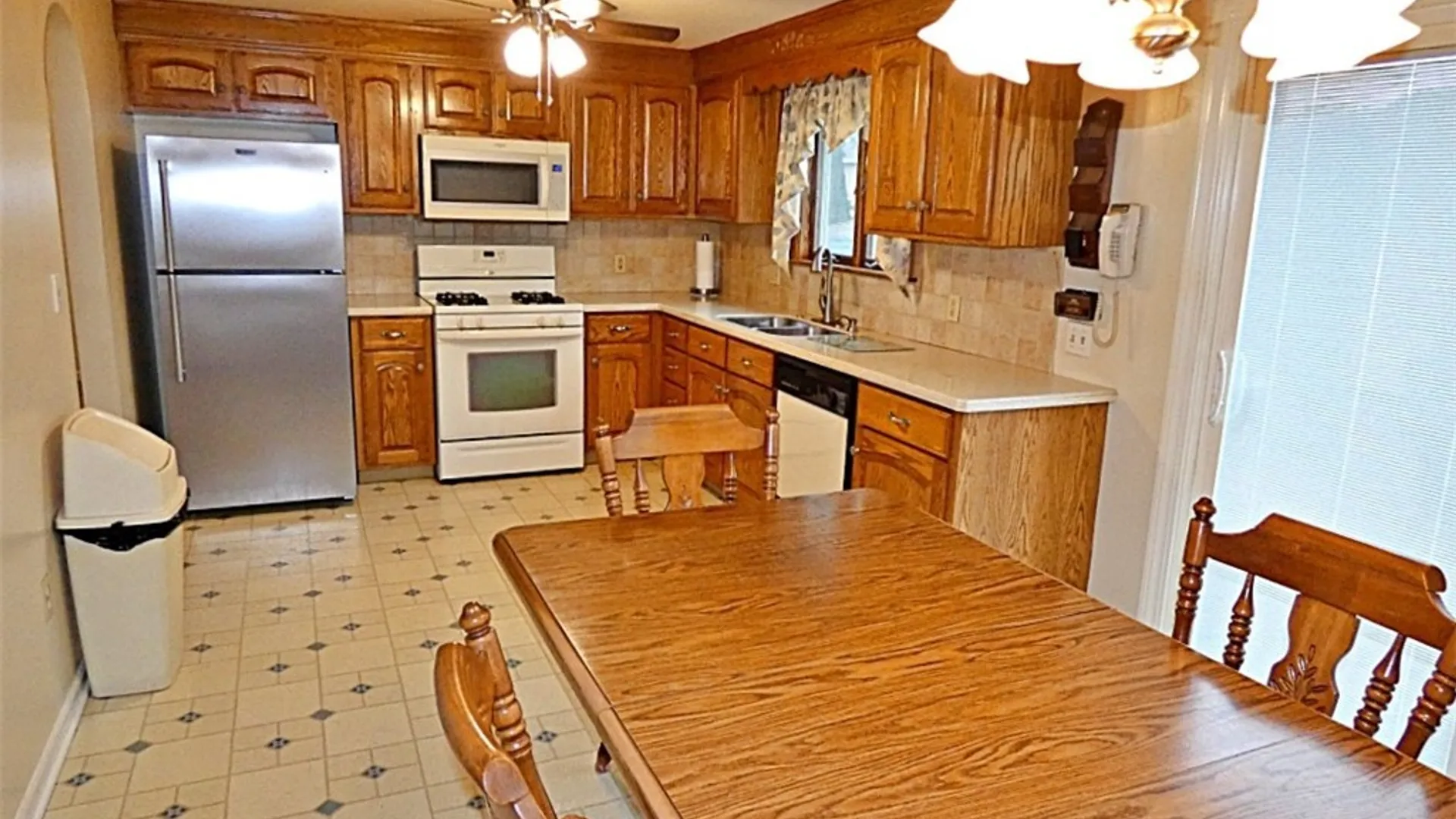Property at 3431 Bethford Drive, Hamburg, NY 14219 7