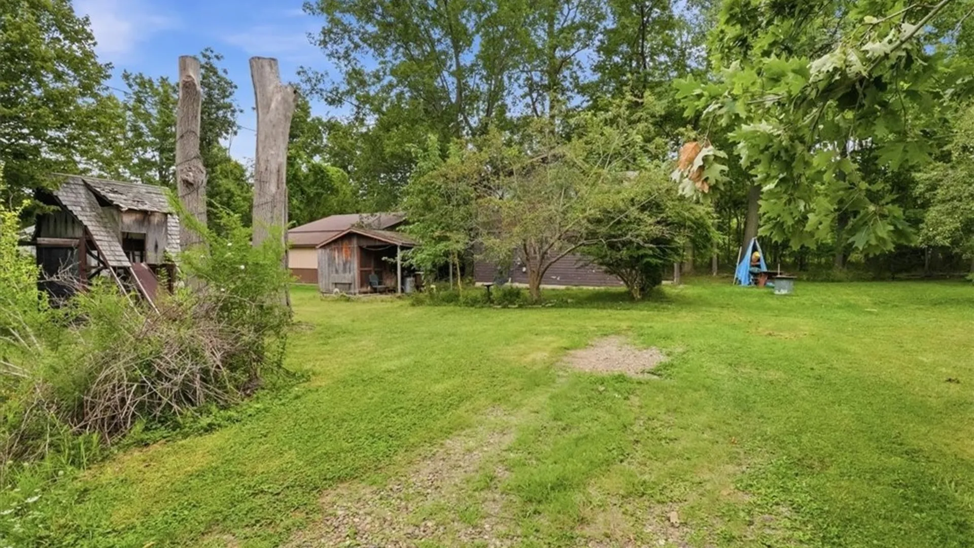 Property at 9759 Redwing Street, Evans, NY 14006 6