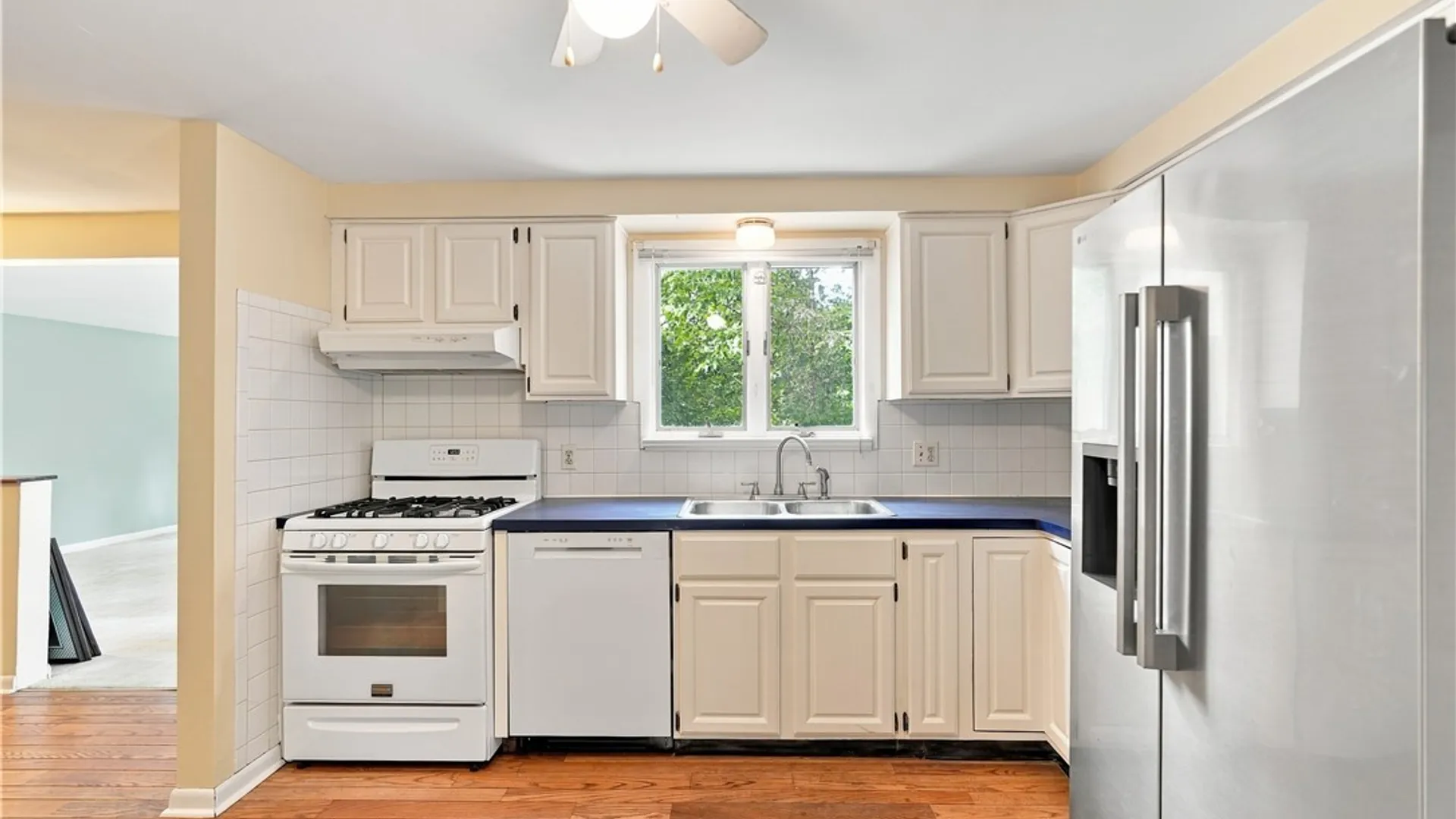 Property at 25 Jeffrey Drive, Amherst, NY 14228 14