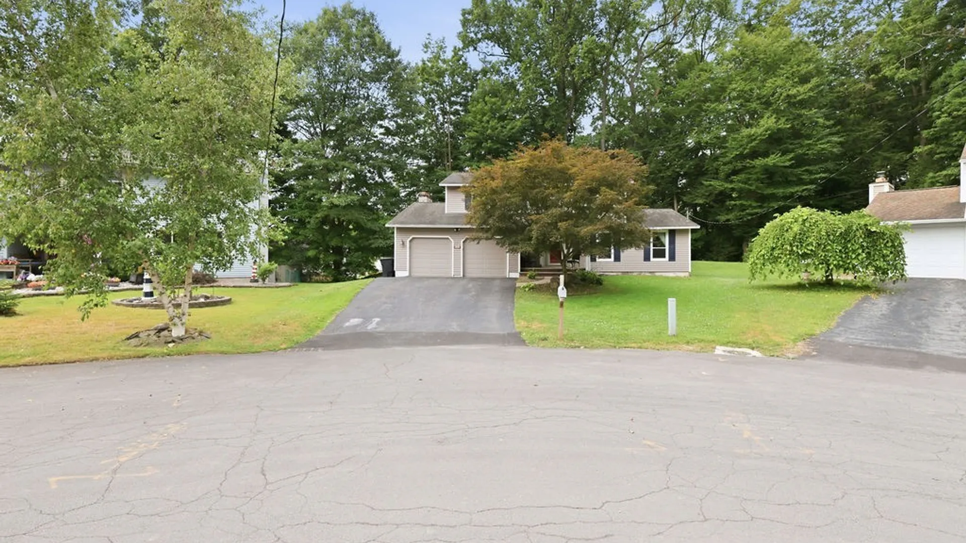 Property at 4192 Fireside Circle, Clay, NY 13090 3
