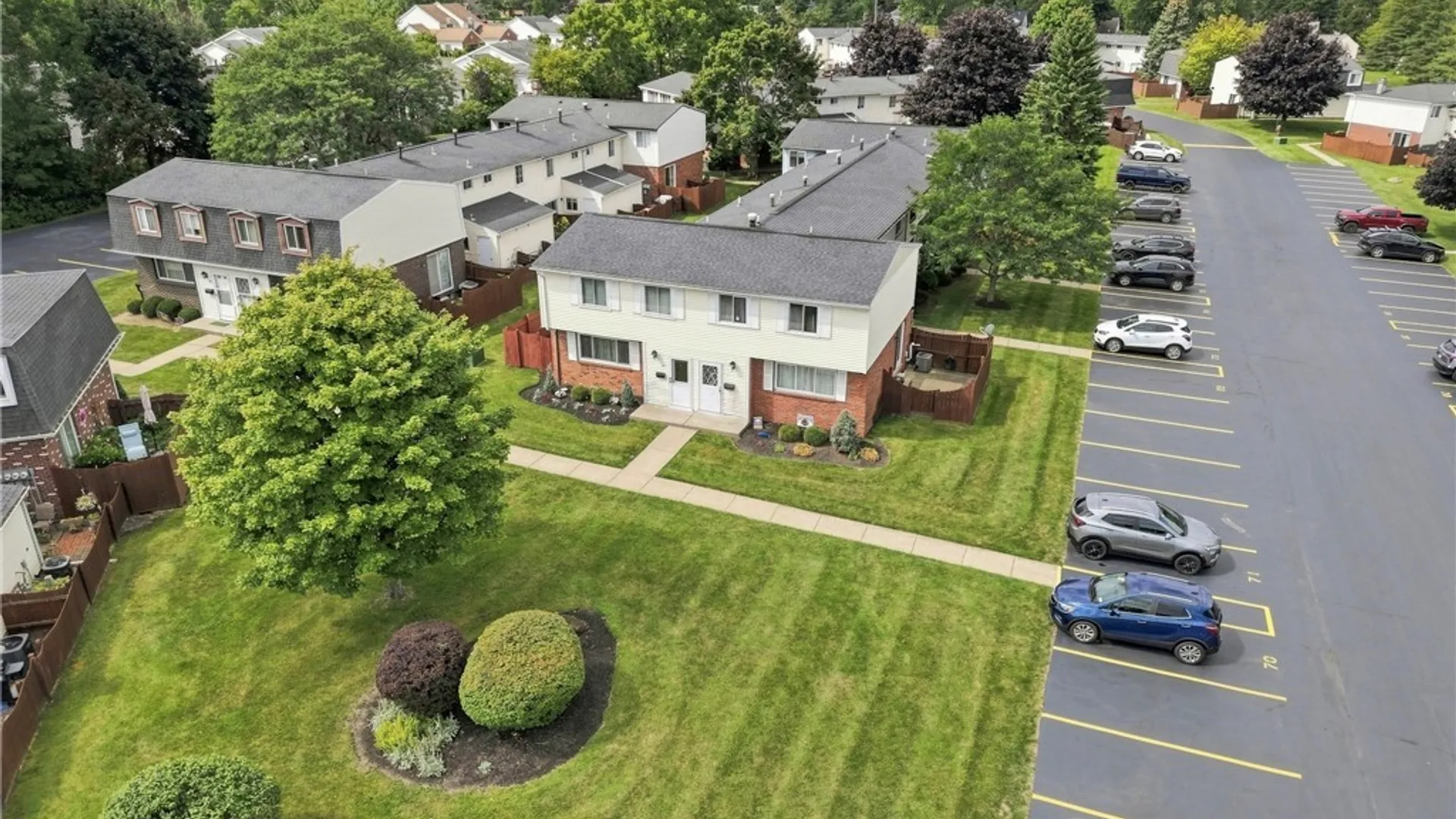 Property at 71 Parkview Court, Lancaster, NY 14086 27