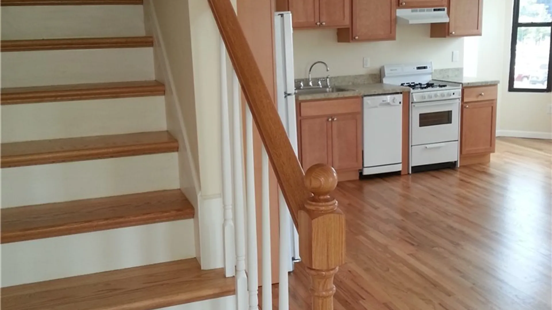 Property at 221 Herald Place, Syracuse, NY 13202 22