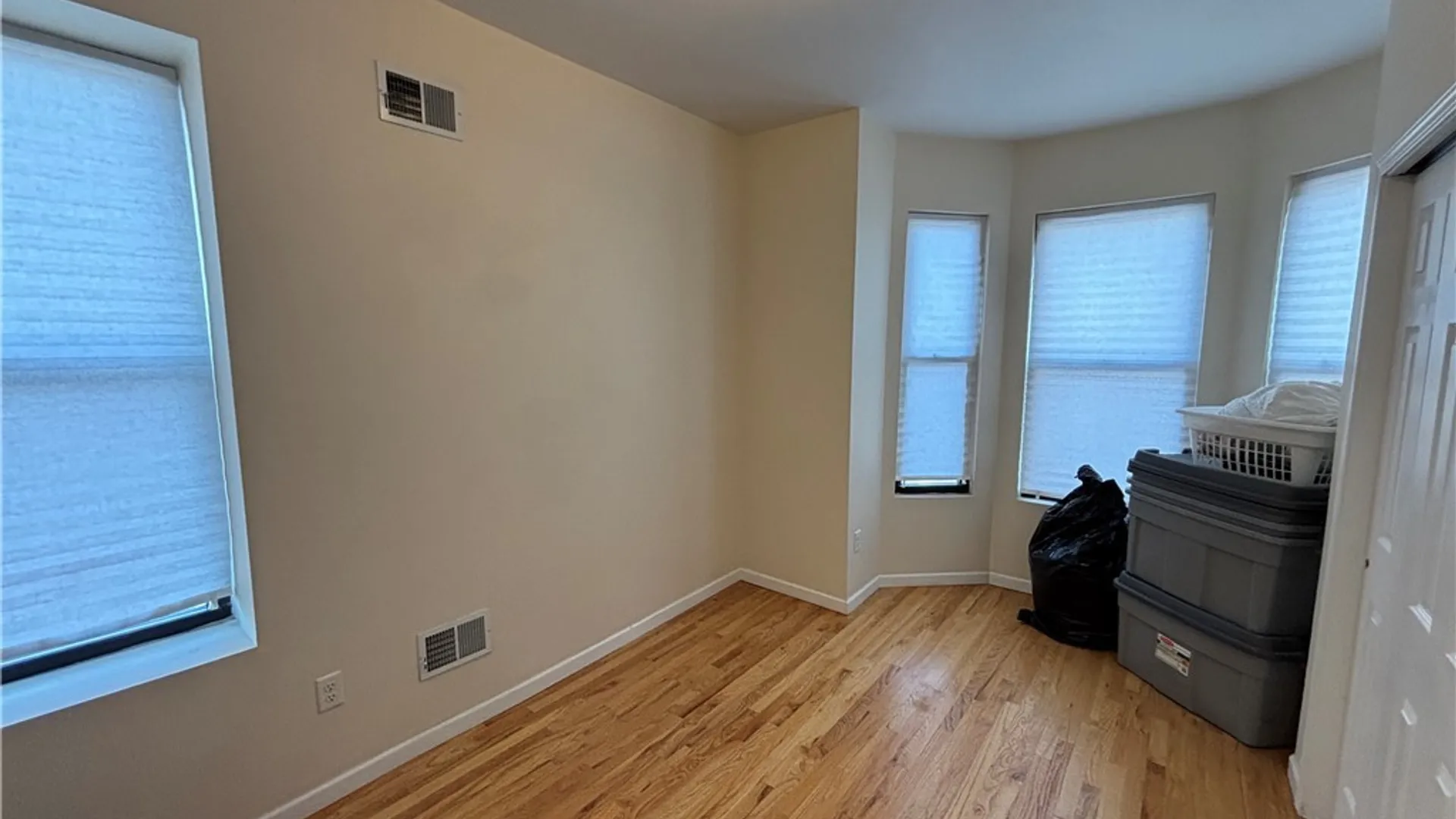 Property at 221 Herald Place, Syracuse, NY 13202 36