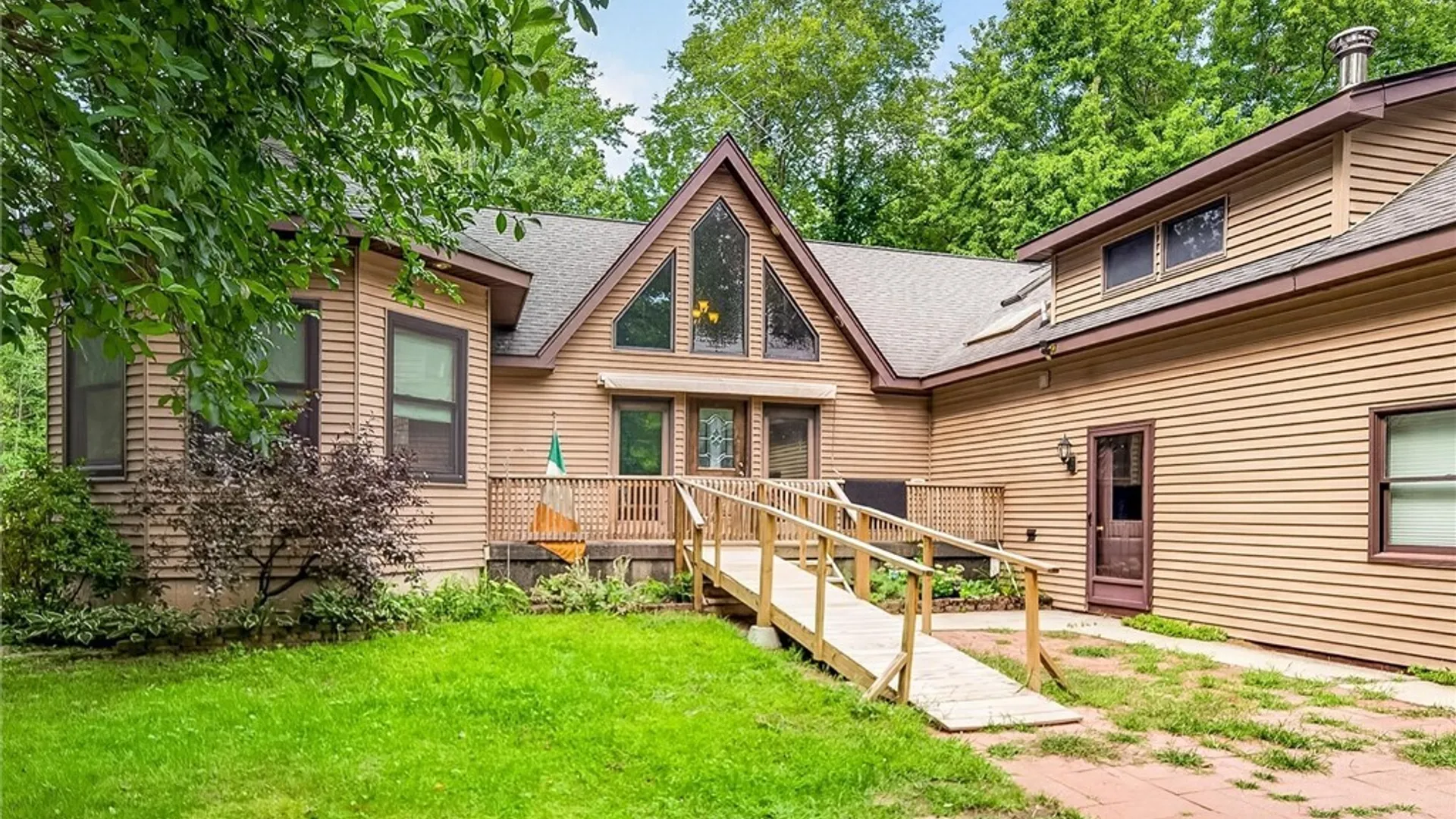 Property at 1640 Carmen Road, Somerset, NY 14012 3