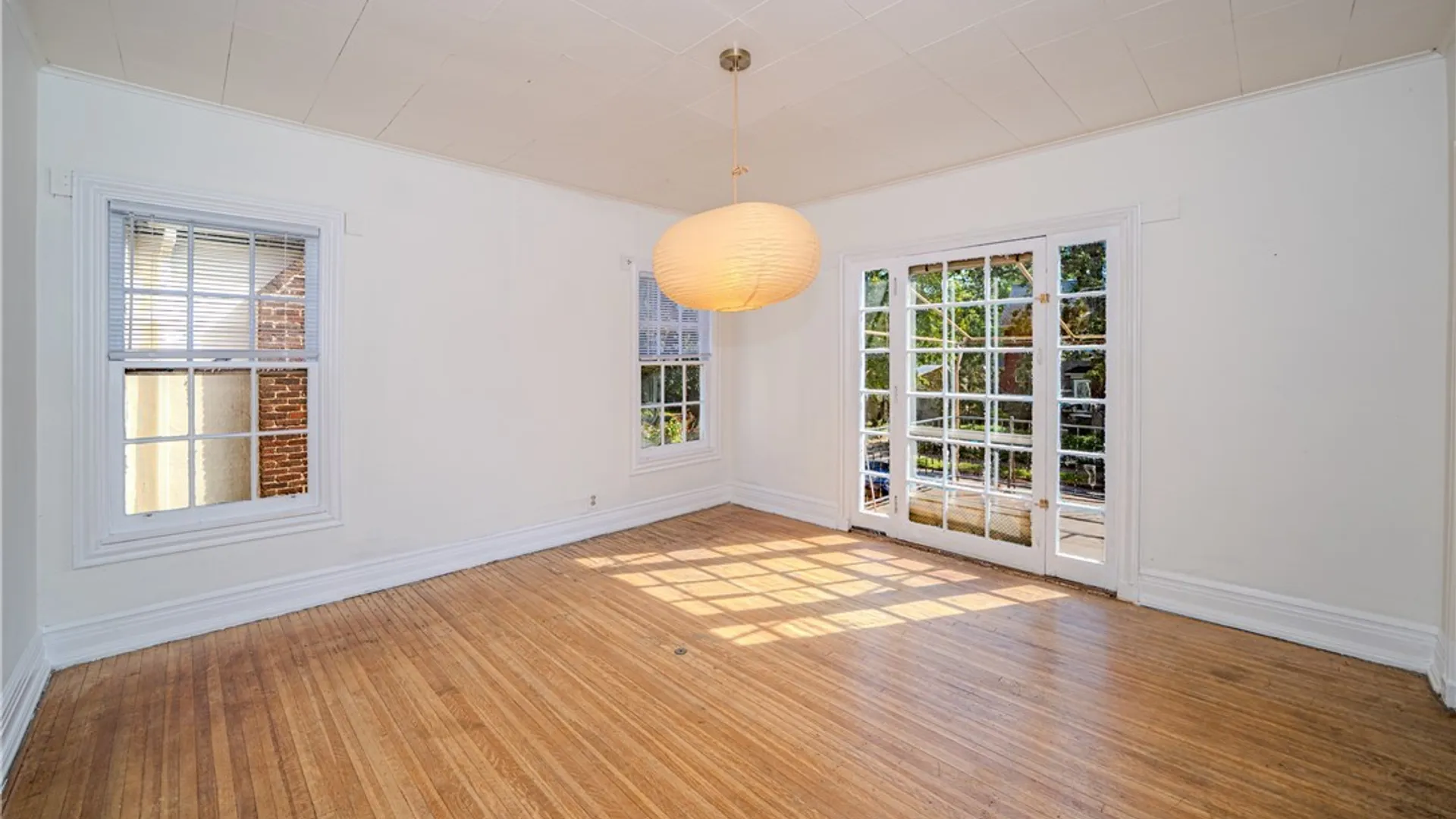 Property at 346 Woodward Avenue, Buffalo, NY 14214 36