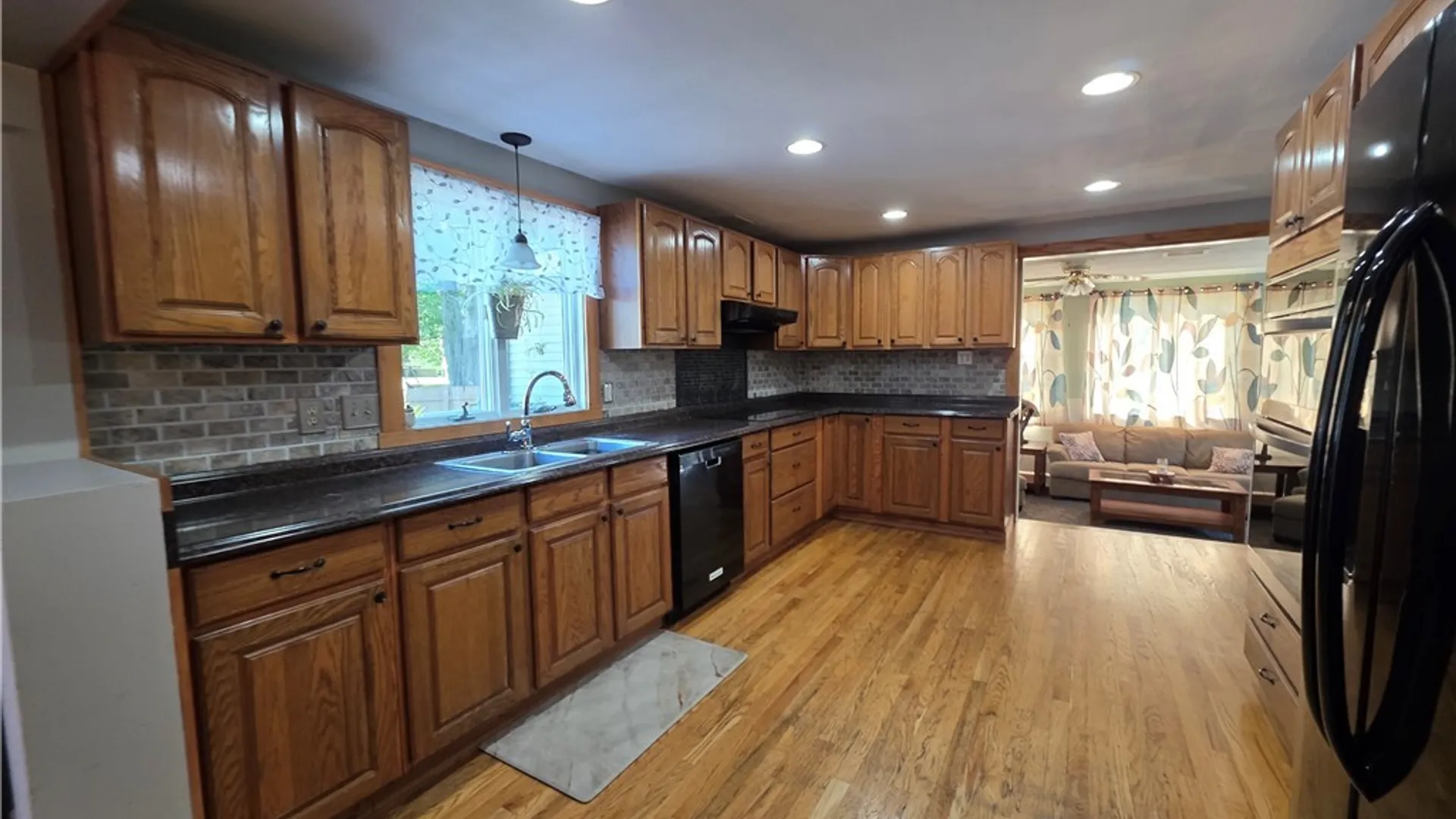 Property at 106 Thorndike Lane, Manlius, NY 13116 5