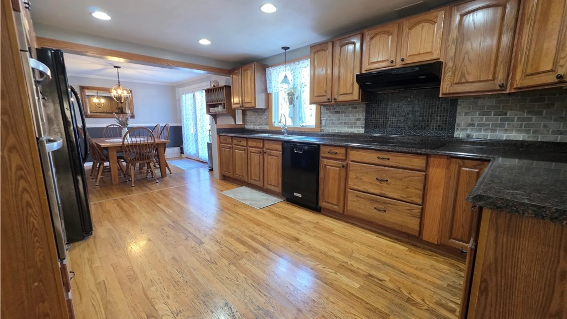 Property at 106 Thorndike Lane, Manlius, NY 13116 3