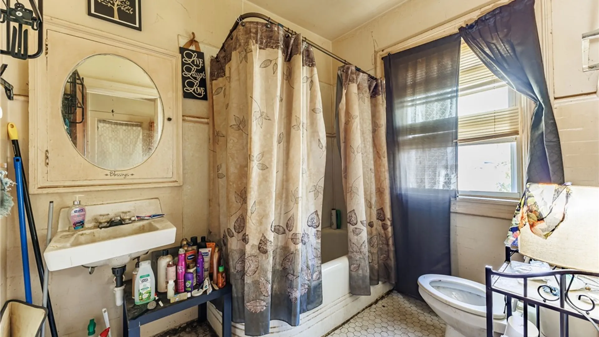 Property at 33 Kenwood Avenue, Rochester, NY 14611 17