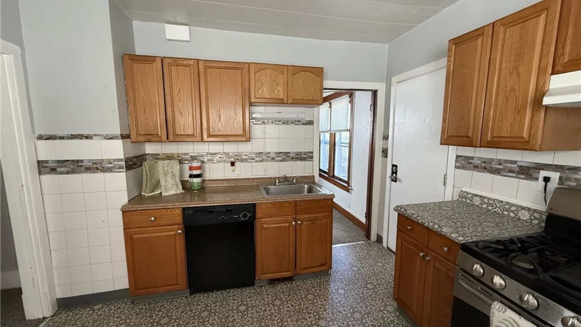 Property at 424 Lasalle Avenue, Buffalo, NY 14215 14