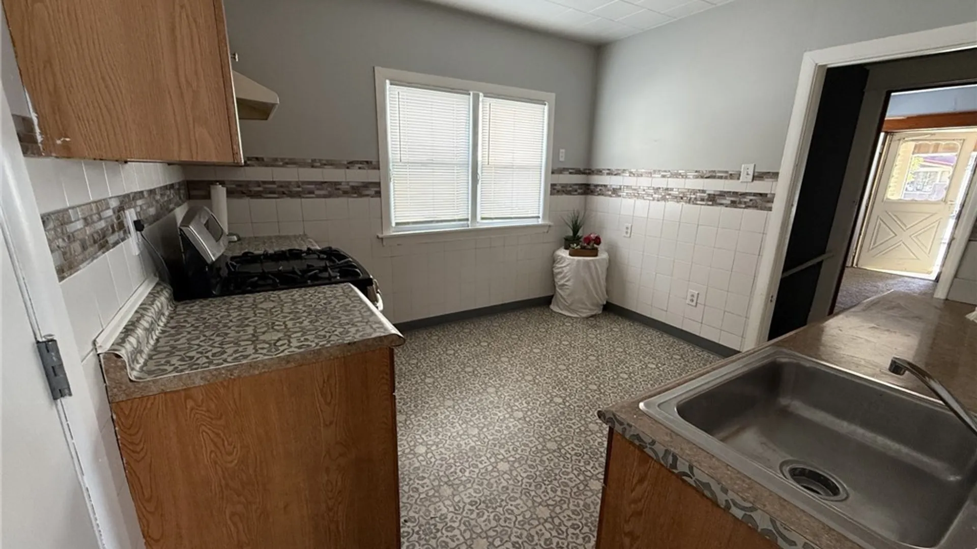 Property at 424 Lasalle Avenue, Buffalo, NY 14215 16