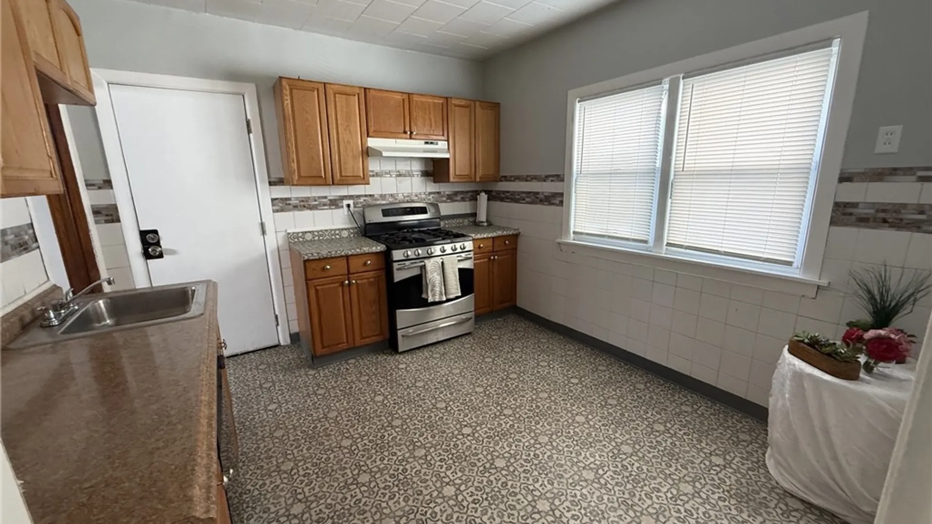Property at 424 Lasalle Avenue, Buffalo, NY 14215 17