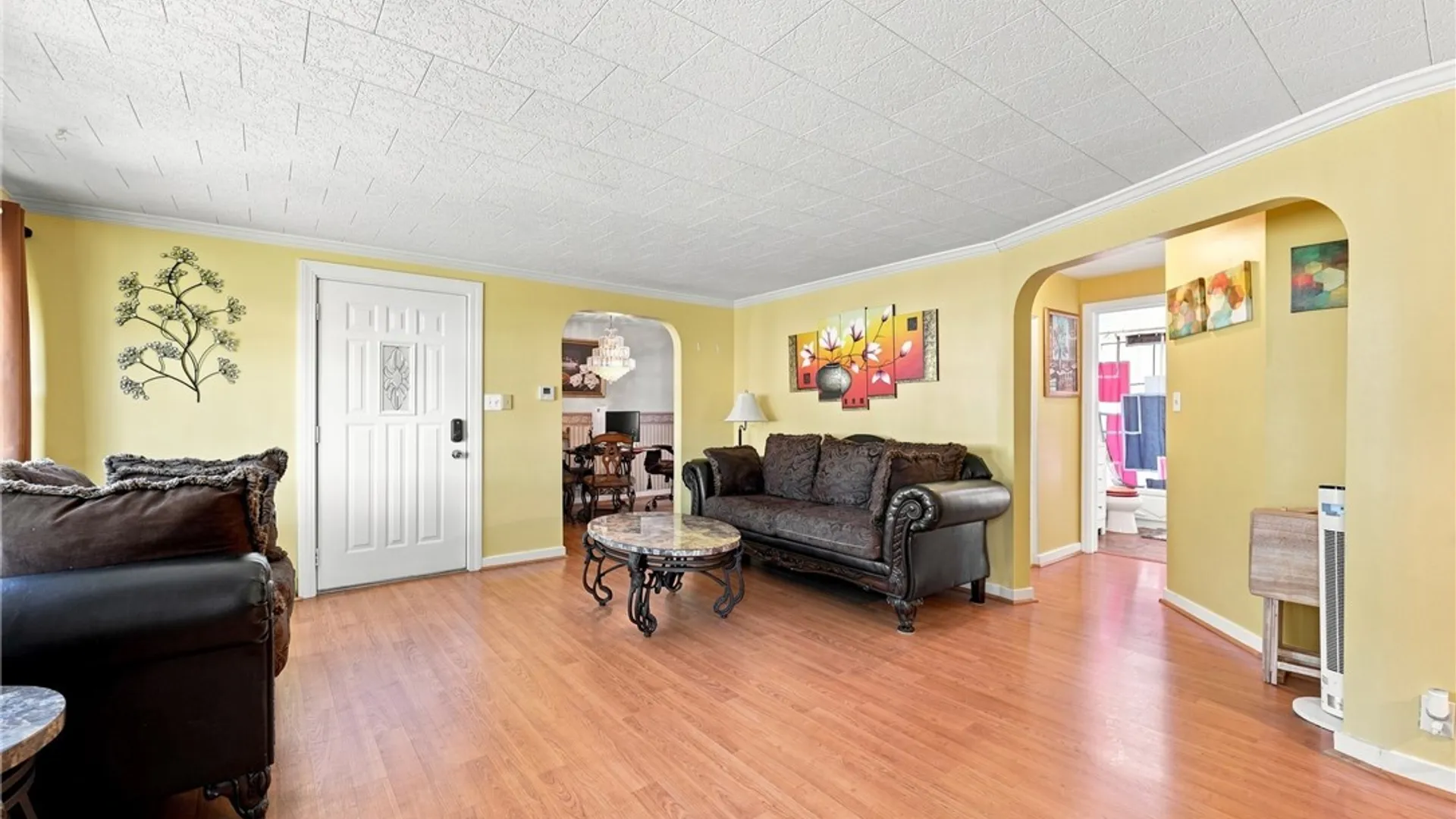 Property at 17 Campwood Court, Cheektowaga, NY 14215 9