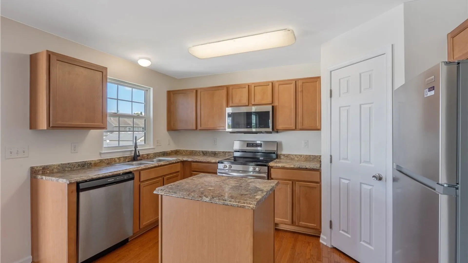 Property at 8710 Pizzuto Drive, Cicero, NY 13039 10