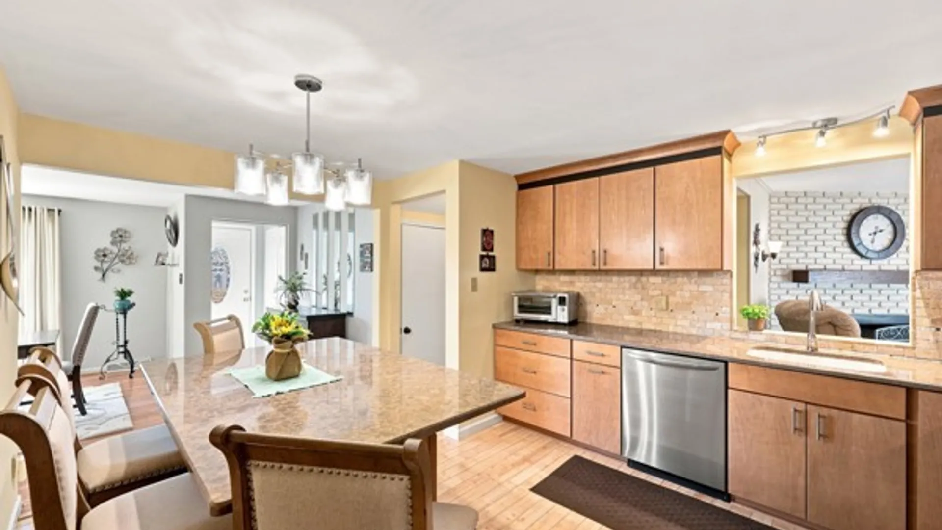 Property at 178 Autumnwood Drive, Cheektowaga, NY 14227 8
