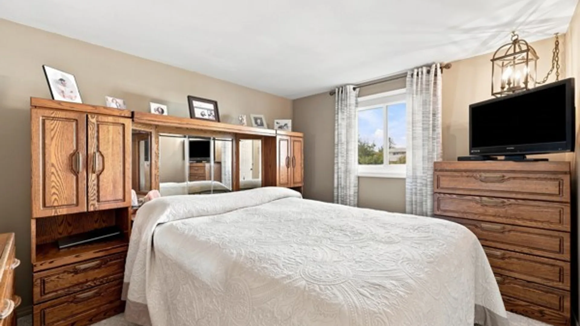Property at 178 Autumnwood Drive, Cheektowaga, NY 14227 12