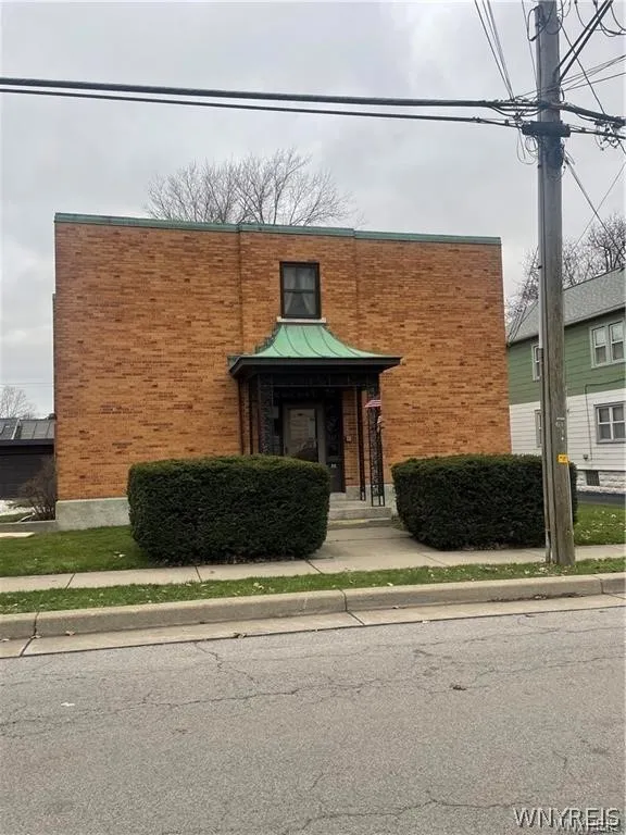 Property at 36 Flohr Avenue, West Seneca, NY 14224