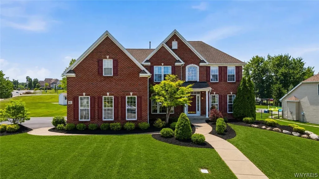 Property at 67 Breezewood Drive, Orchard Park, NY 14127
