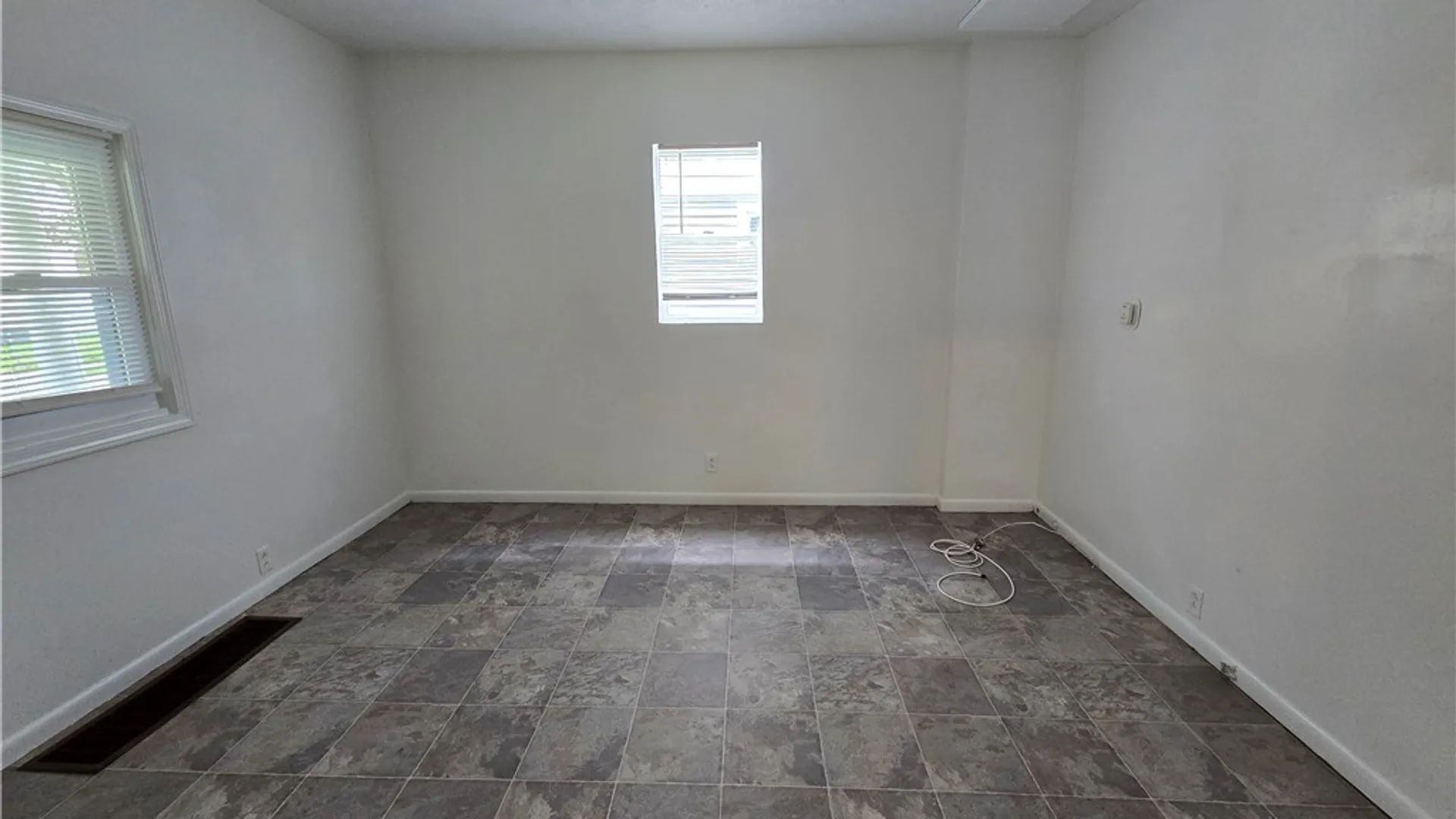 Property at 142 Delamaine Drive, Rochester, NY 14621 4