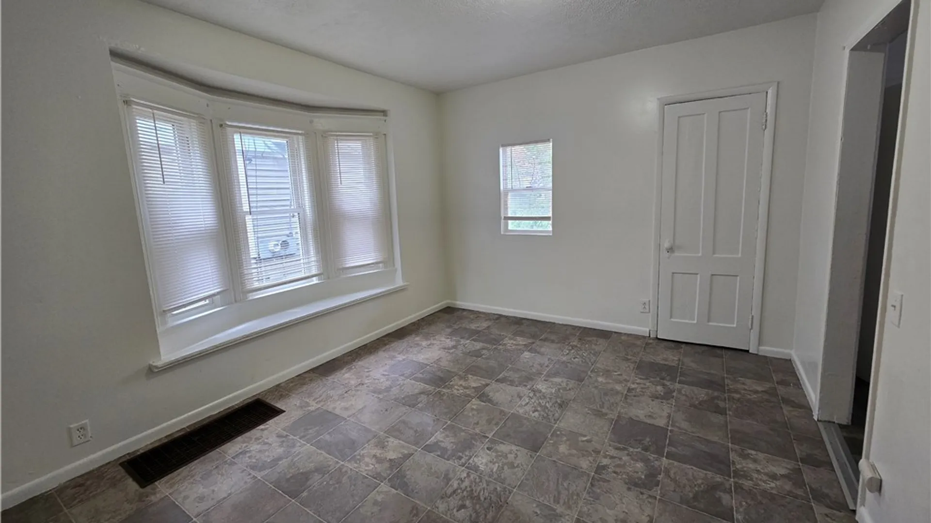 Property at 142 Delamaine Drive, Rochester, NY 14621 5