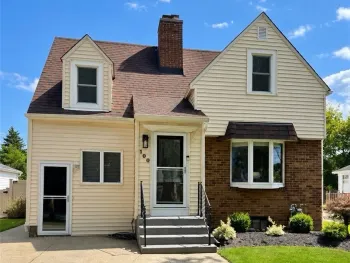 Property at 100 Woodcrest Drive, West Seneca, NY 14220