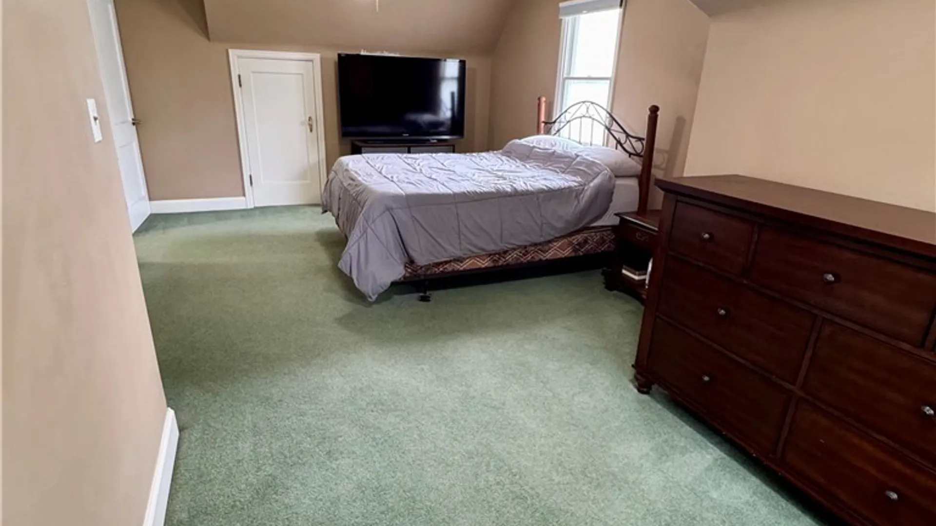 Property at 100 Woodcrest Drive, West Seneca, NY 14220 17