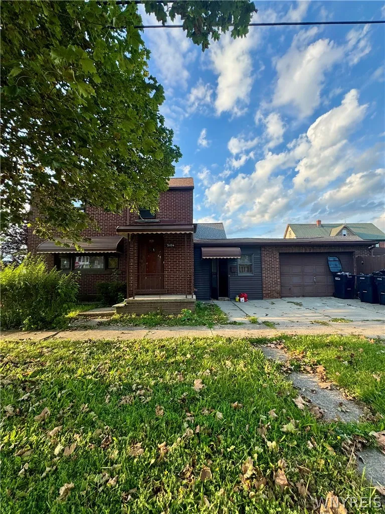 Property at 2104 Walnut Avenue, Niagara Falls, NY 14301