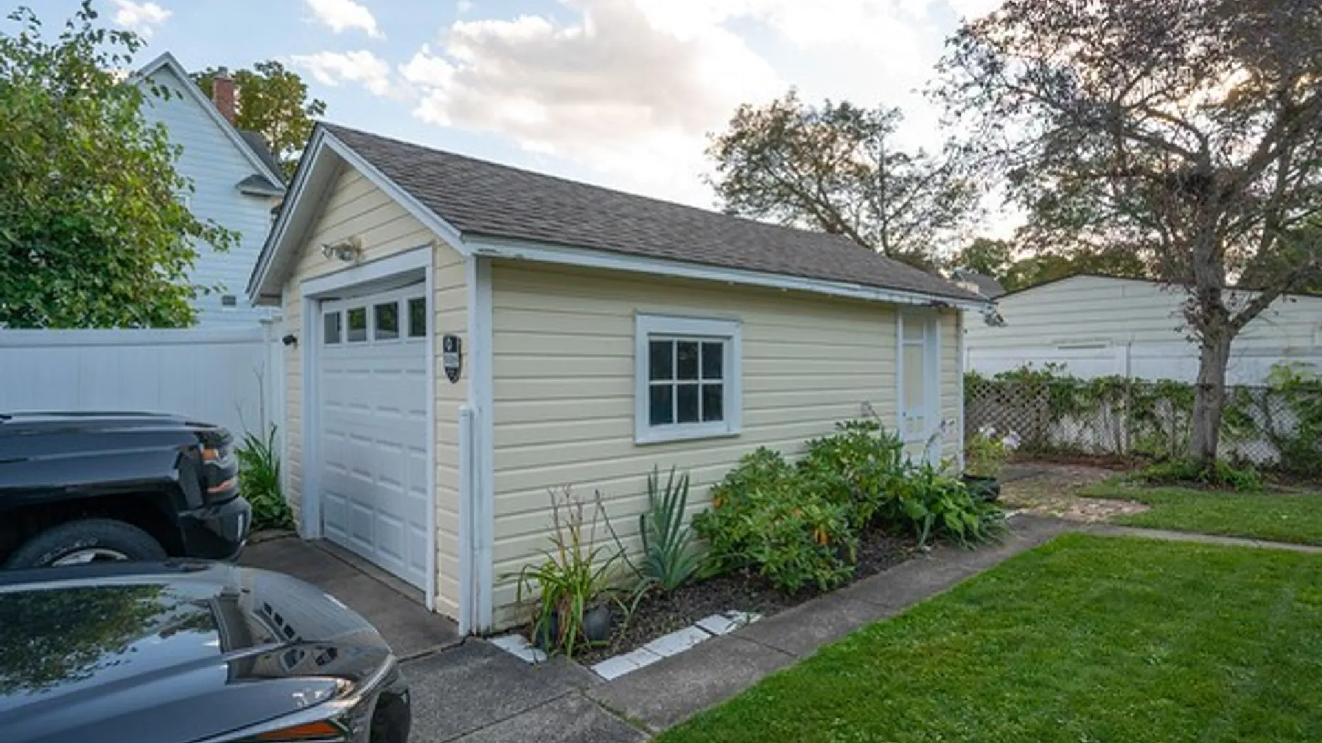 Property at 1275 Wyoming Avenue, Niagara Falls, NY 14305 3