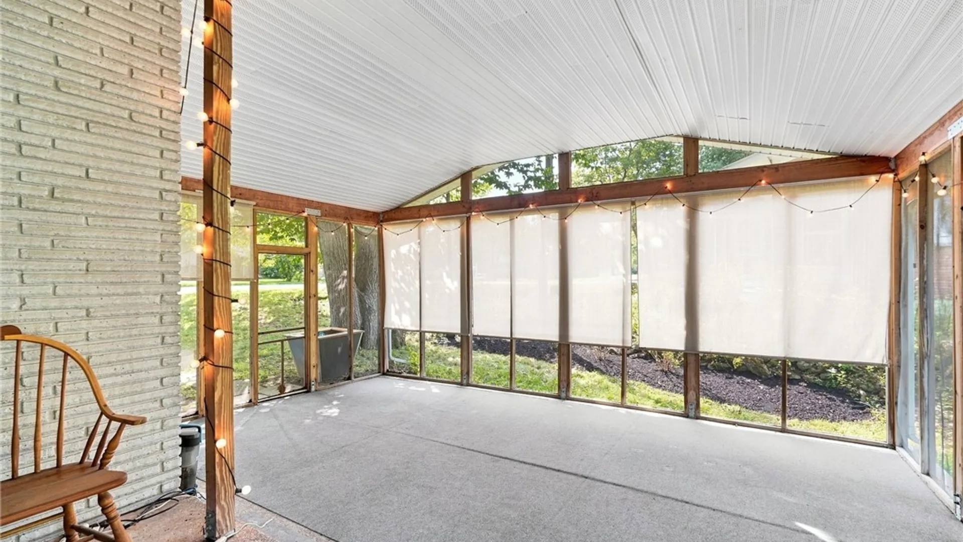 Property at 4690 Boncrest Drive, Clarence, NY 14221 17