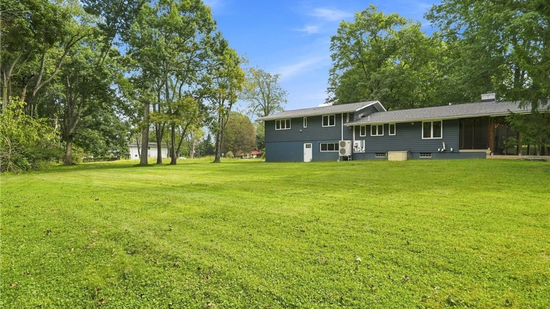 Property at 4690 Boncrest Drive, Clarence, NY 14221 46