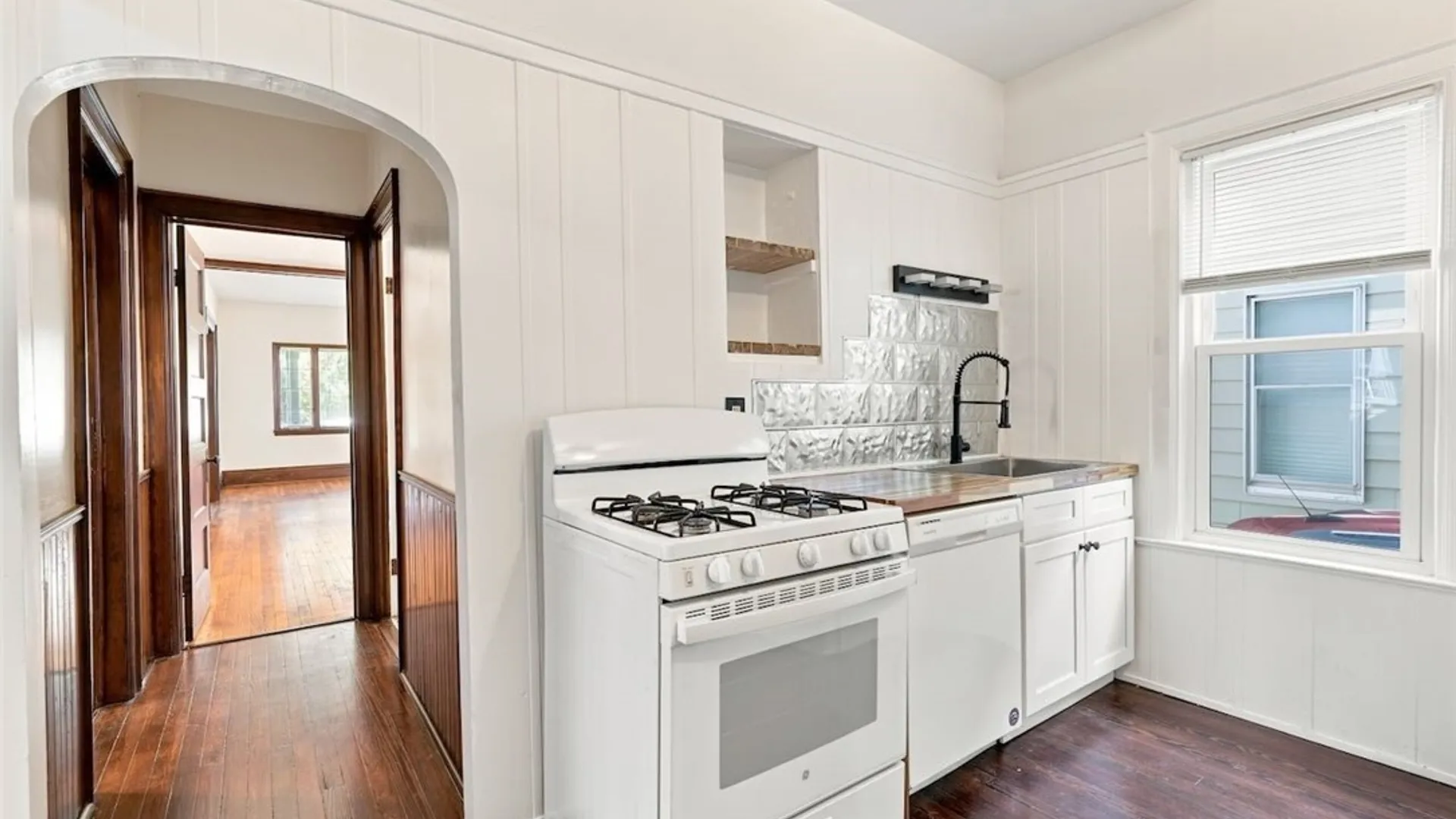 Property at 95 Parkside Avenue, Buffalo, NY 14214 17