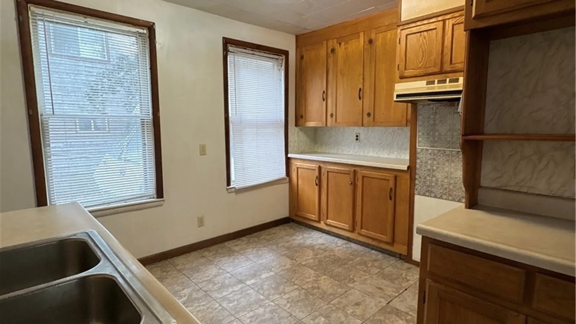 Property at 805 W Dominick Street, Rome, NY 13440 7
