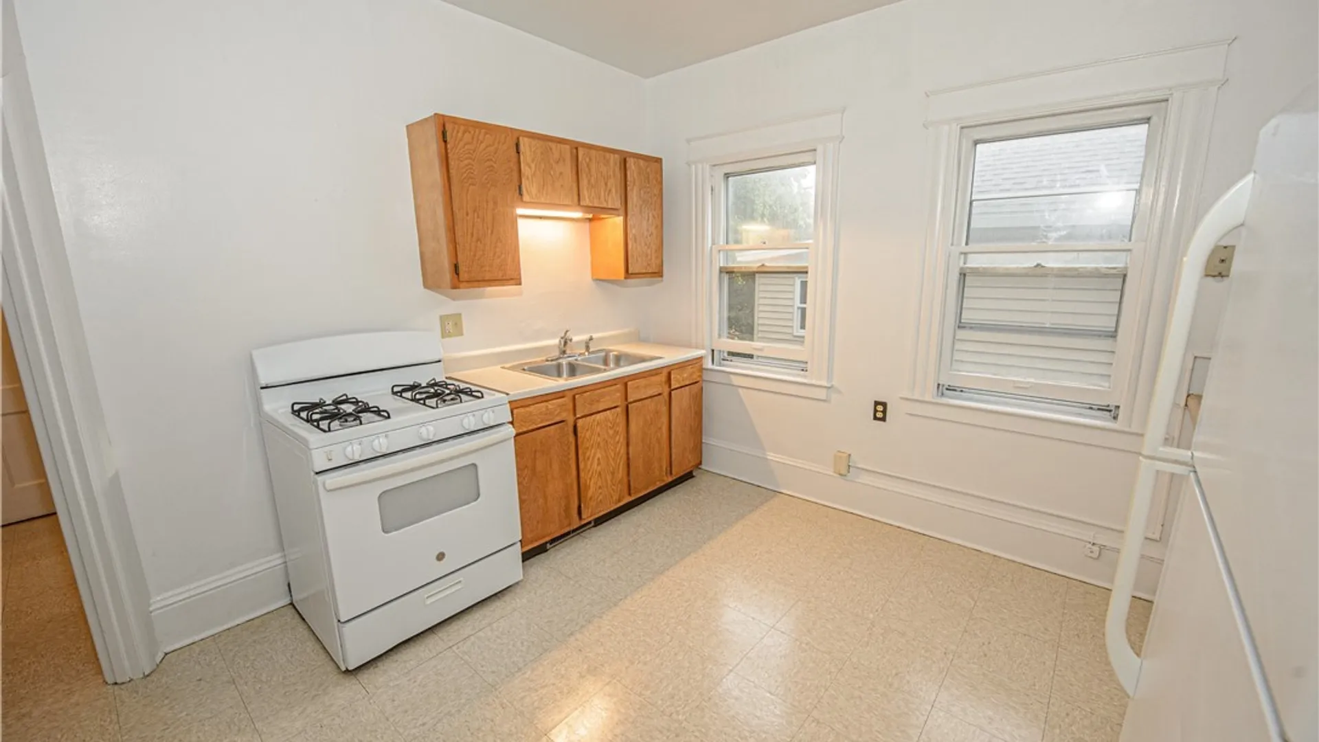 Property at 115 Trinity Place, Syracuse, NY 13210 11