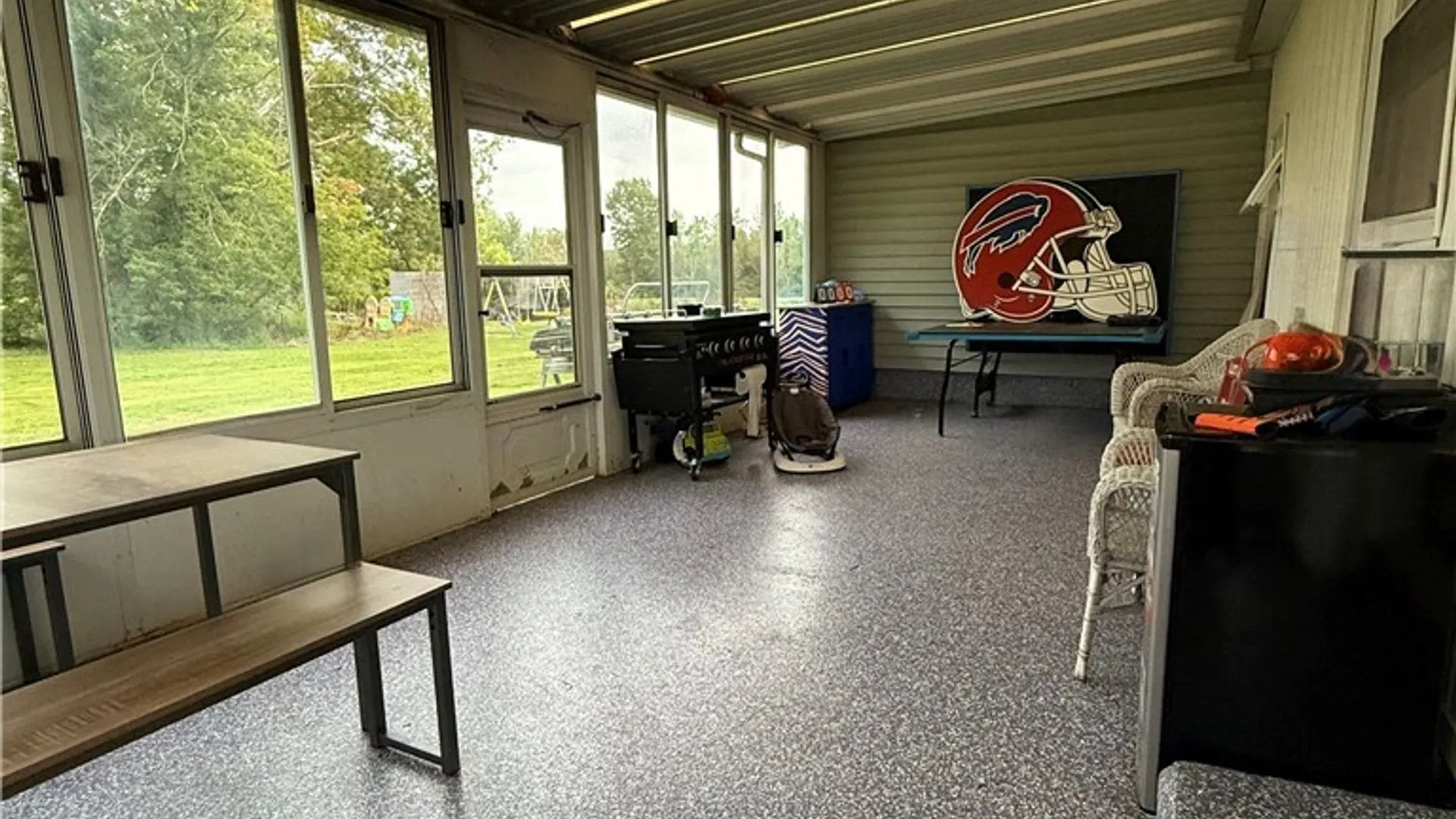 Property at 9187 Ellinwood Road, Pembroke, NY 14036 14
