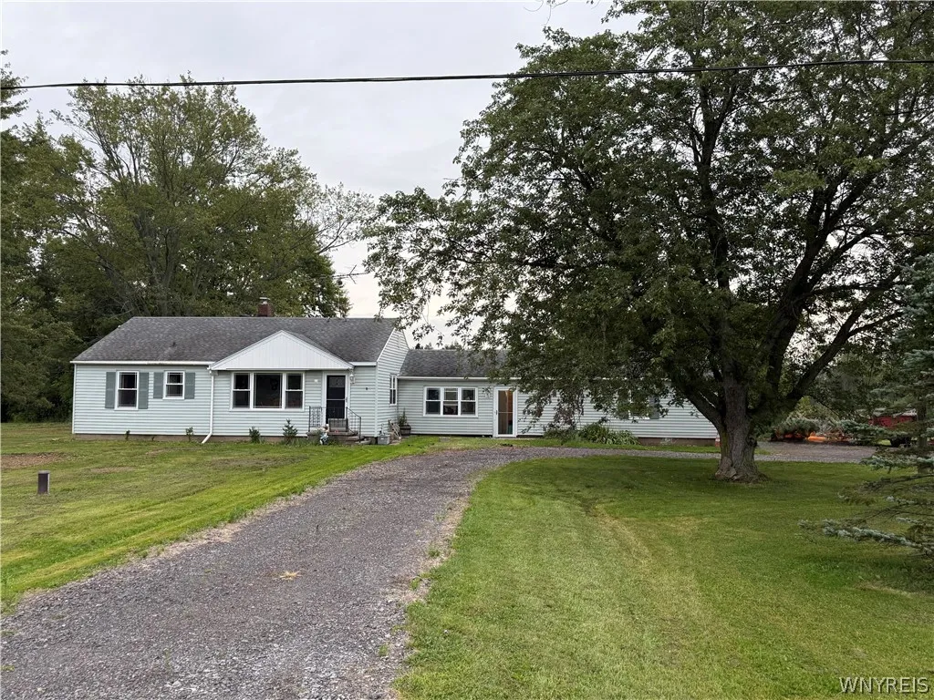 Property at 9187 Ellinwood Road, Pembroke, NY 14036