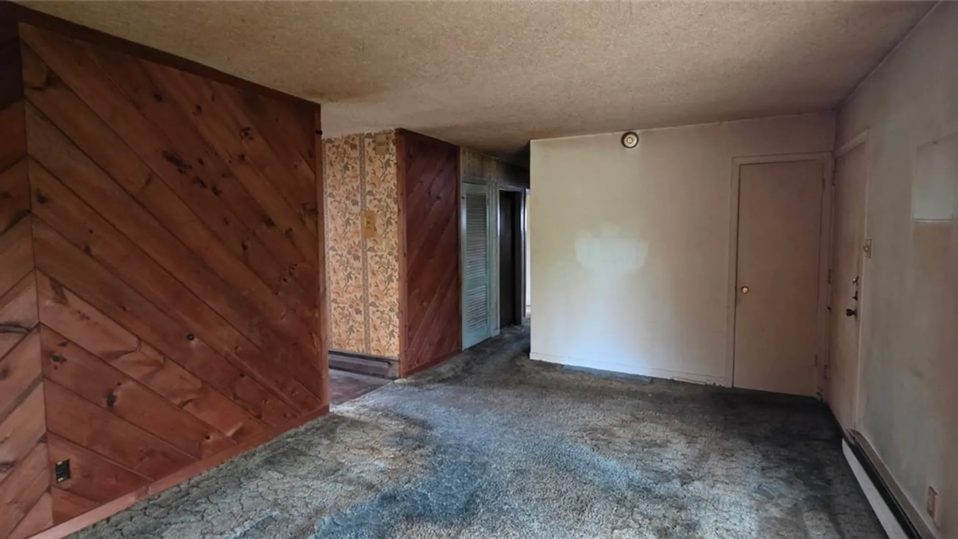 Property at 16 Riverdale Drive, Grand Island, NY 14072 14