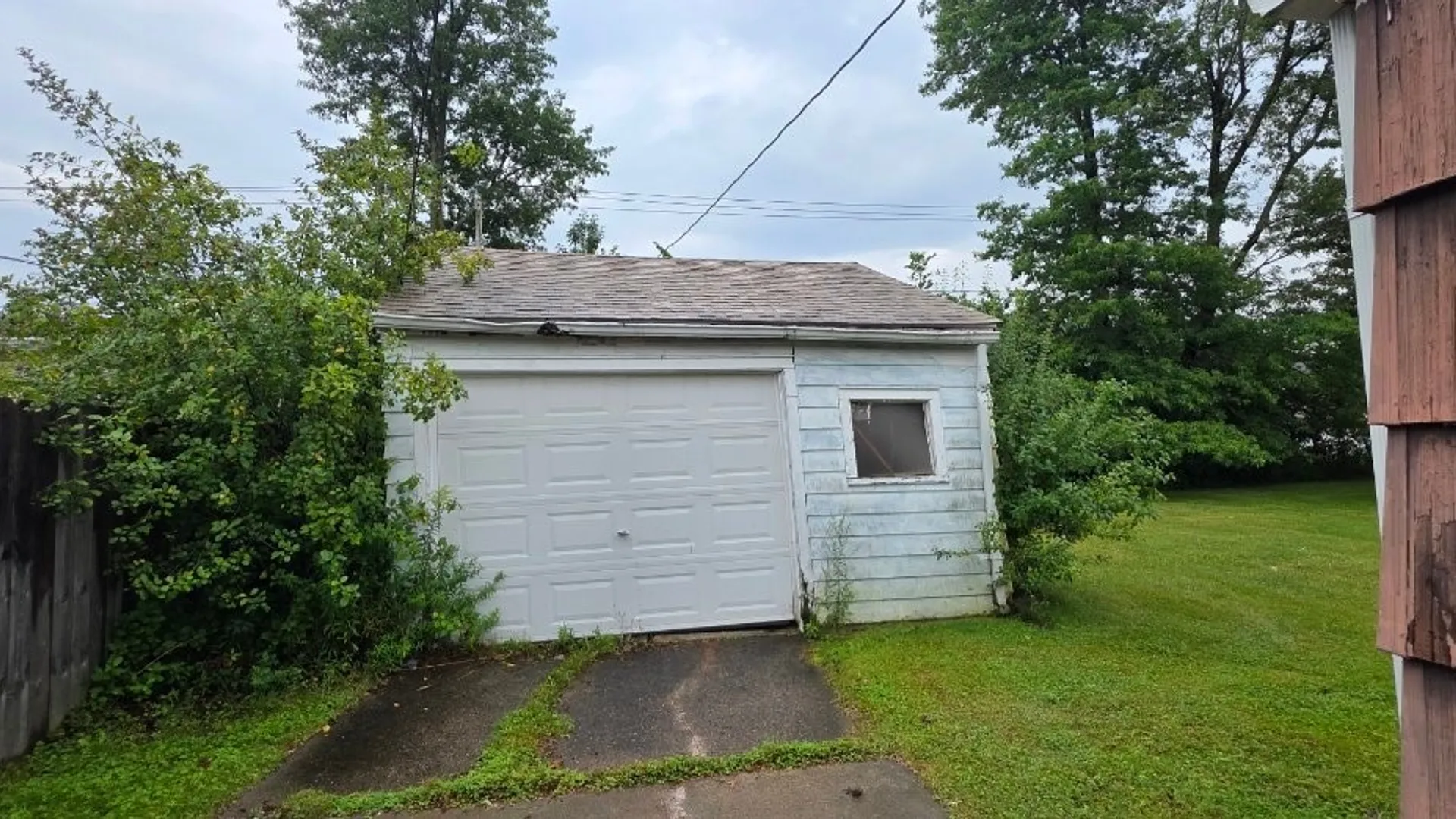 Property at 16 Riverdale Drive, Grand Island, NY 14072 3