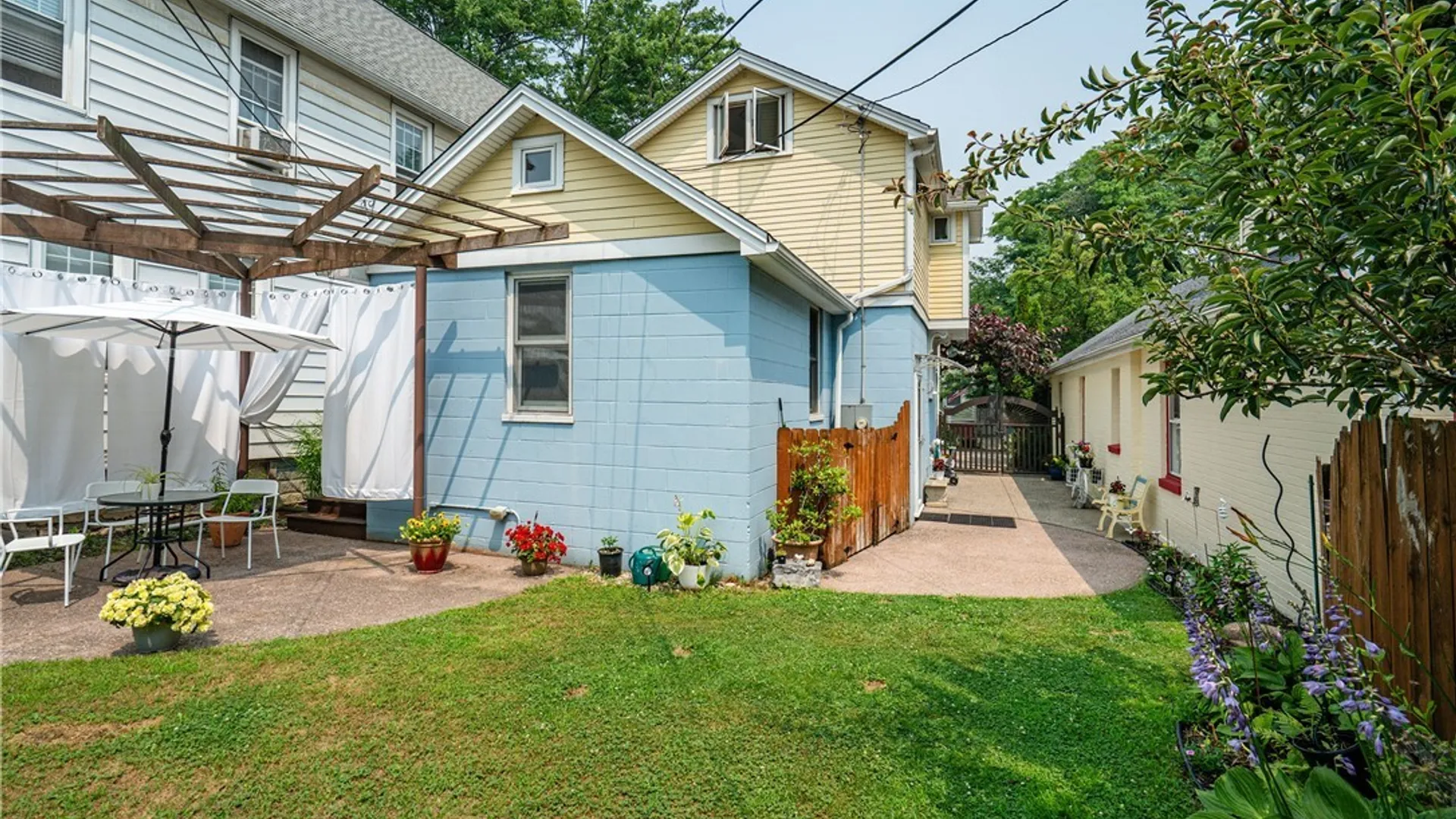 Property at 384 Summer Street, Buffalo, NY 14213 6