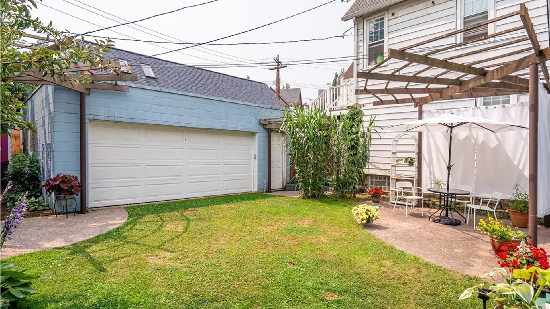 Property at 384 Summer Street, Buffalo, NY 14213 7