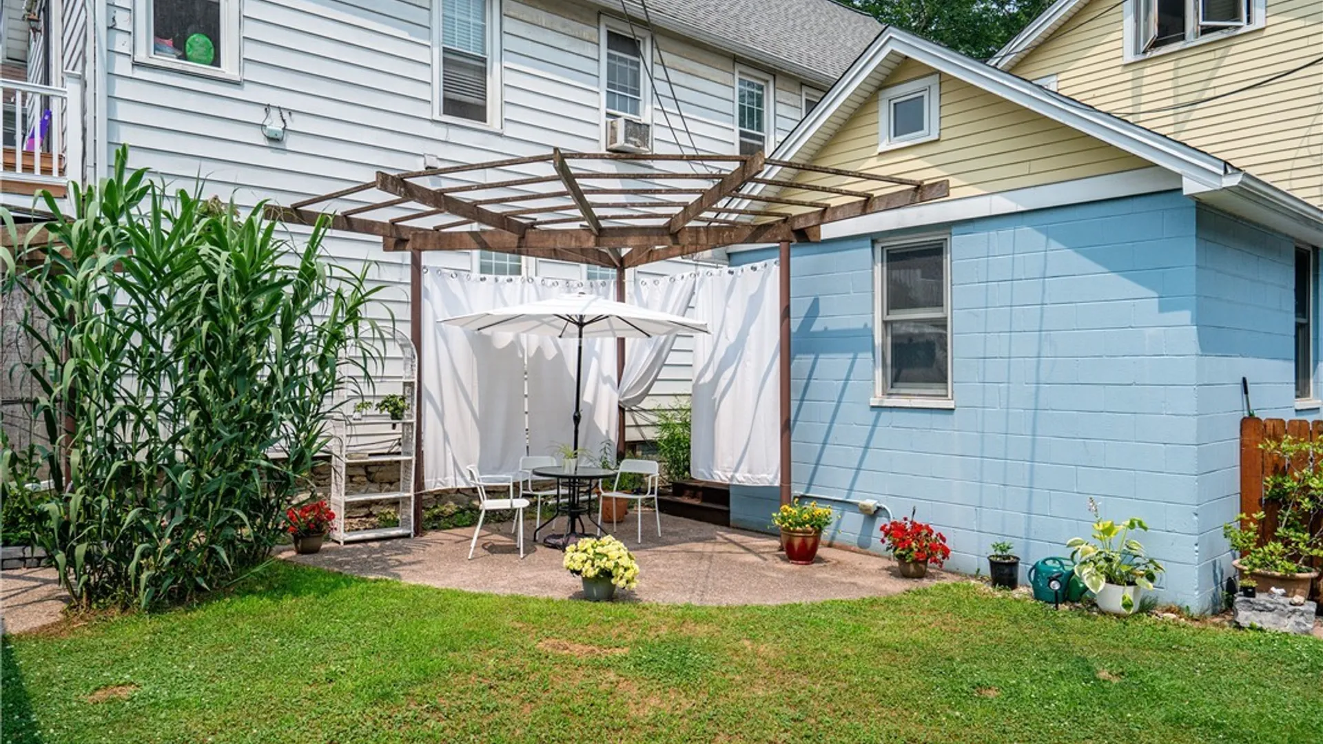 Property at 384 Summer Street, Buffalo, NY 14213 8