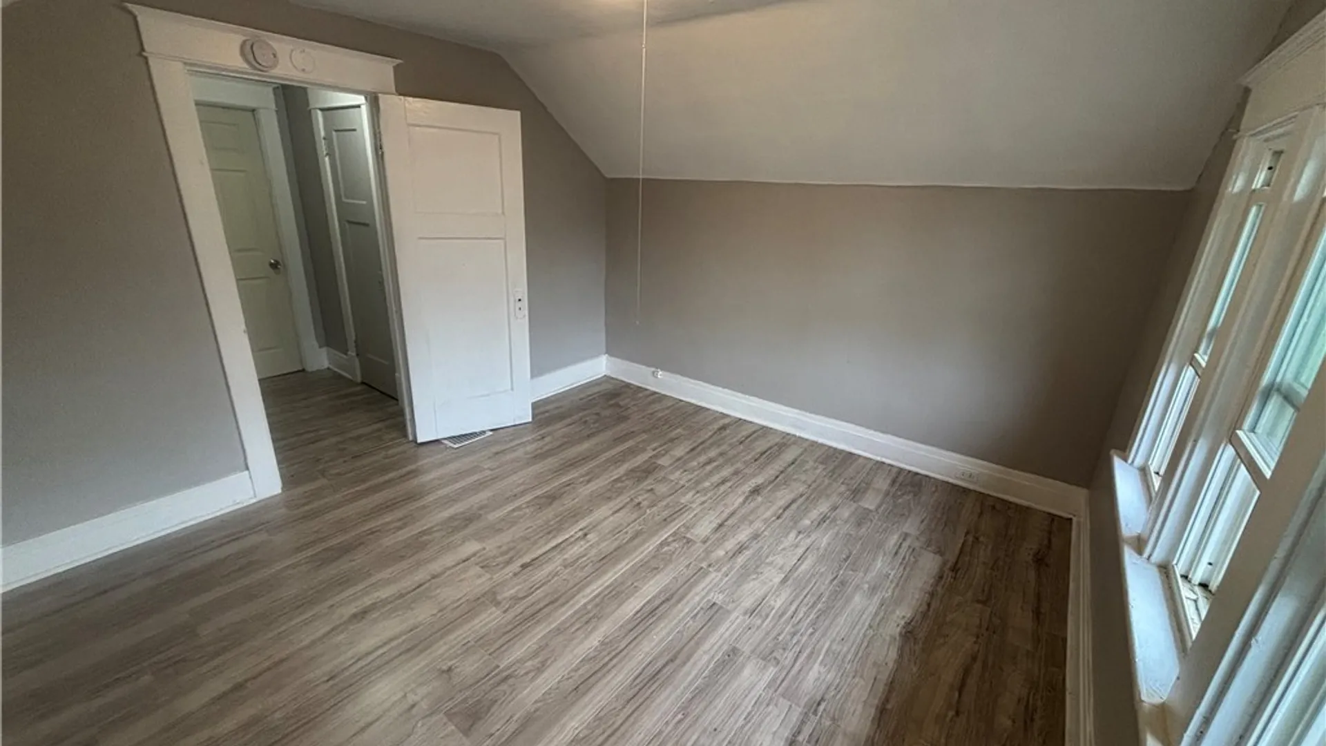 Property at 28 Fisher Street, Buffalo, NY 14211 18