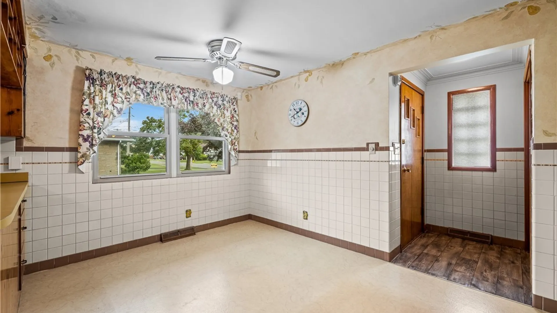 Property at 250 Rehm Road, Cheektowaga, NY 14043 9
